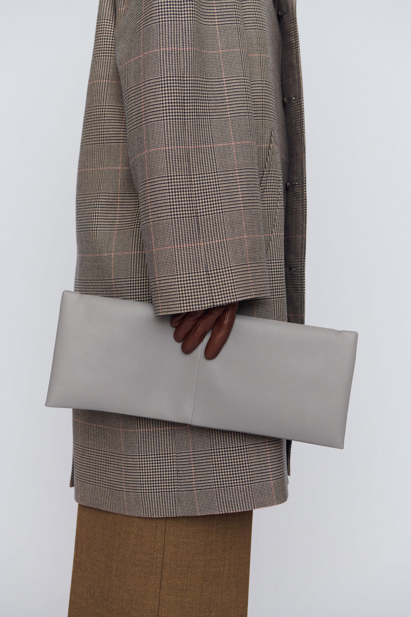 Louise flat clutch in nappa leather