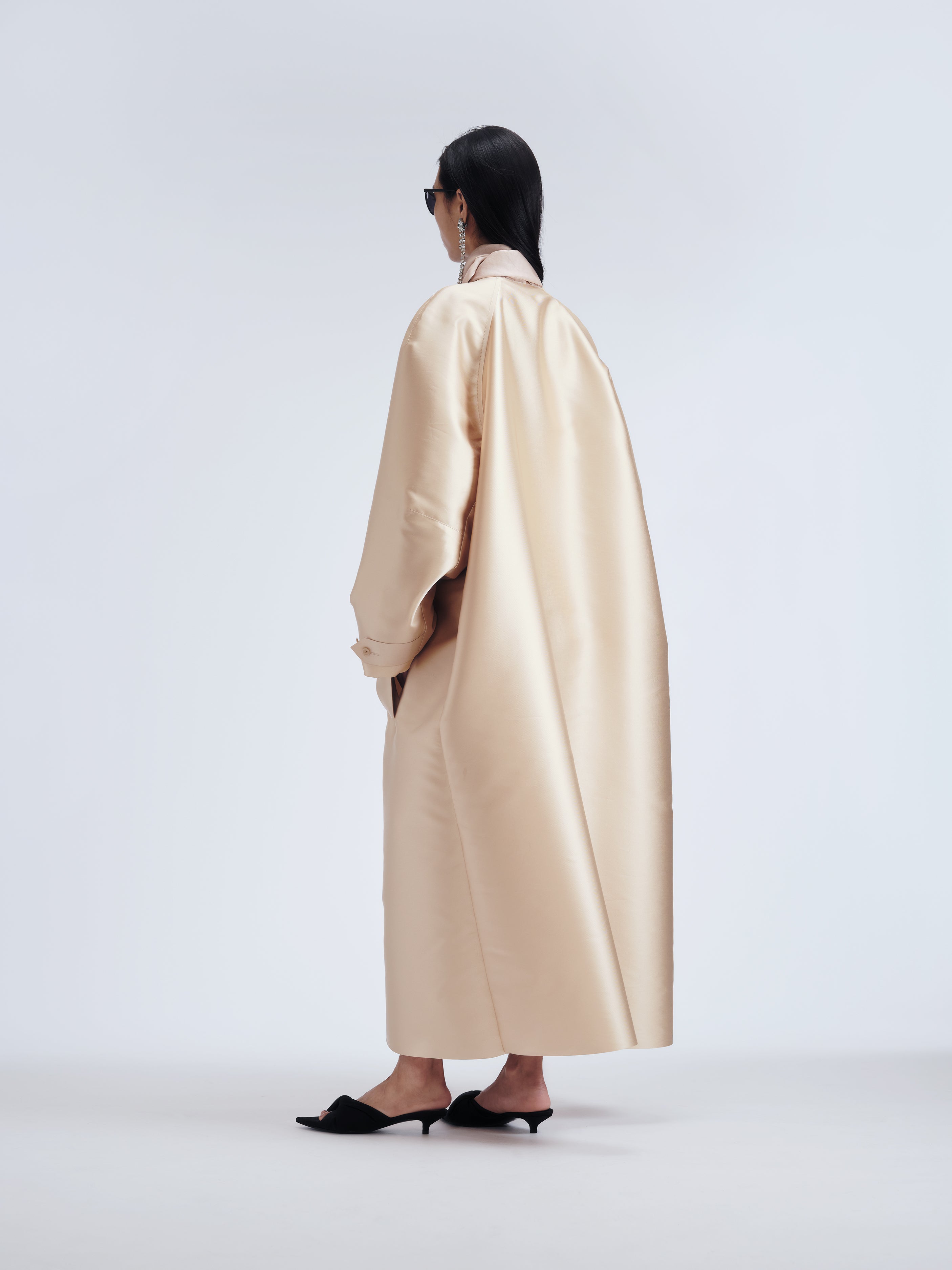 Cocoon coat in satin couture