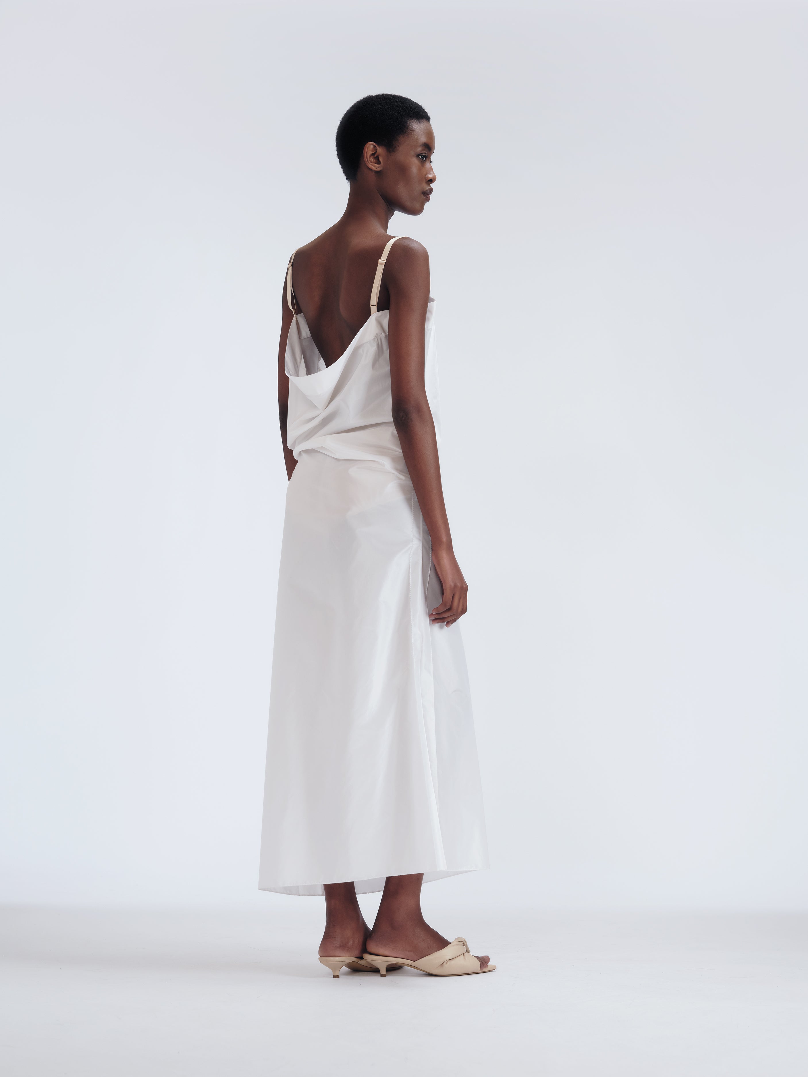 Asymmetrical dress in sport chemise