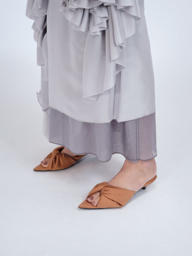 Coupole knotted open toe in satin