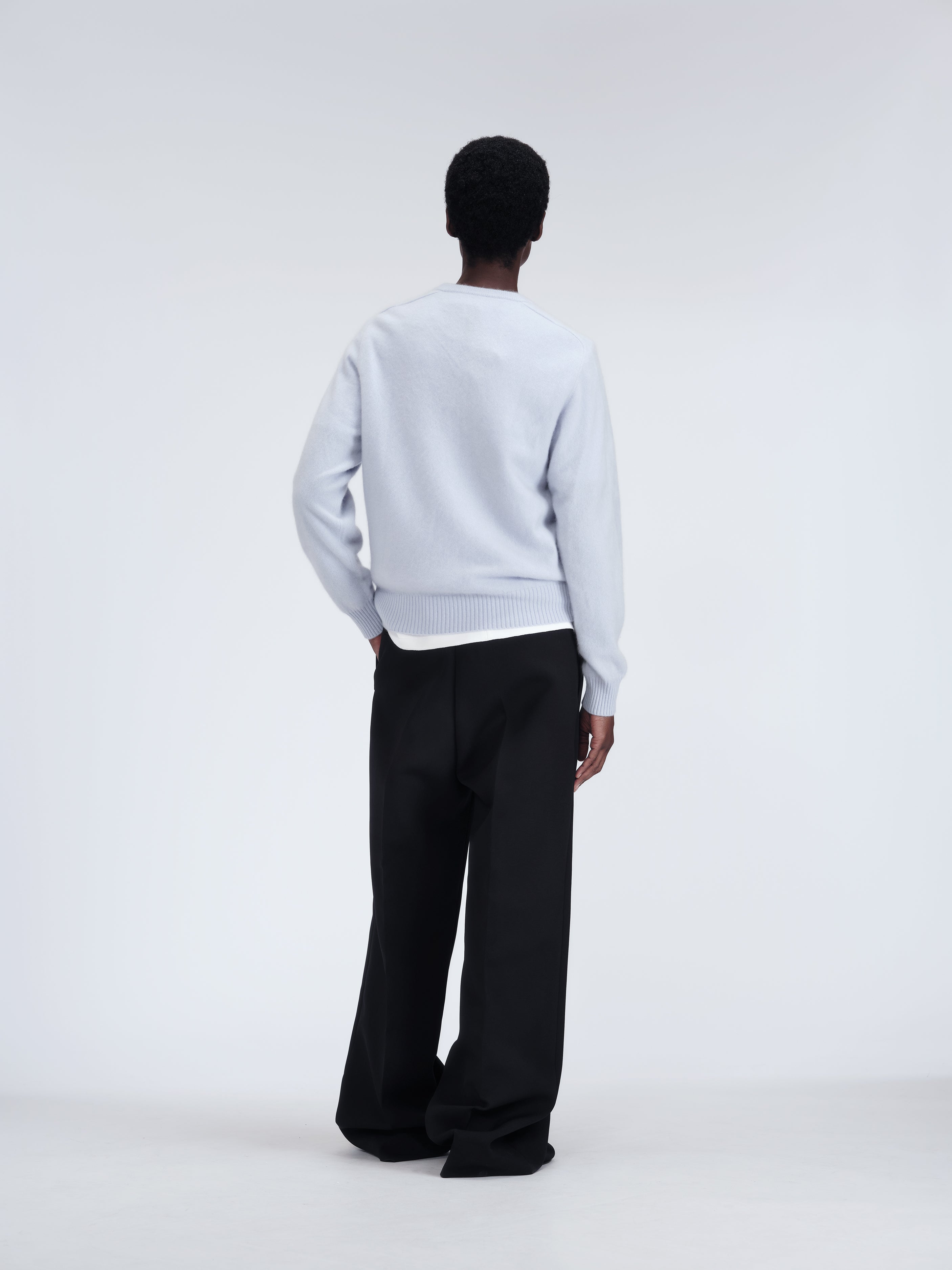 V-neck jumper in feather cashmere