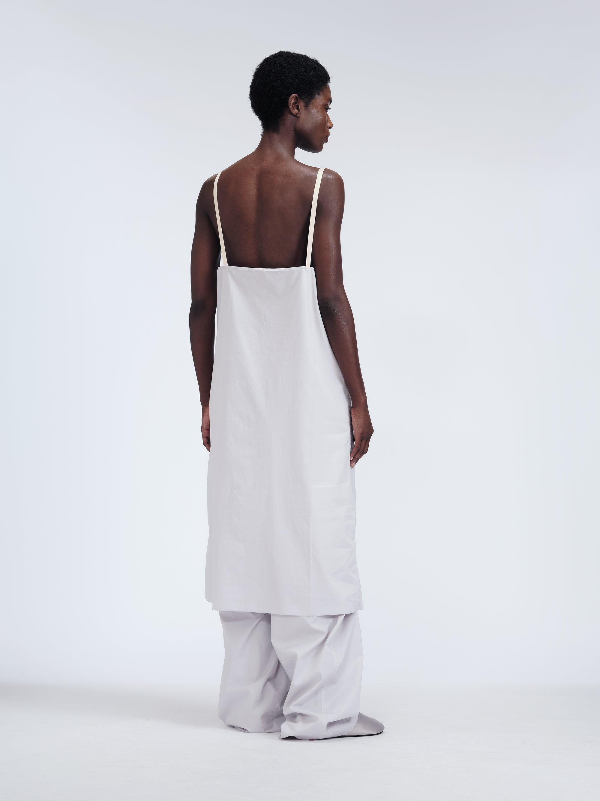 Robe à fines bretelles en popeline mate