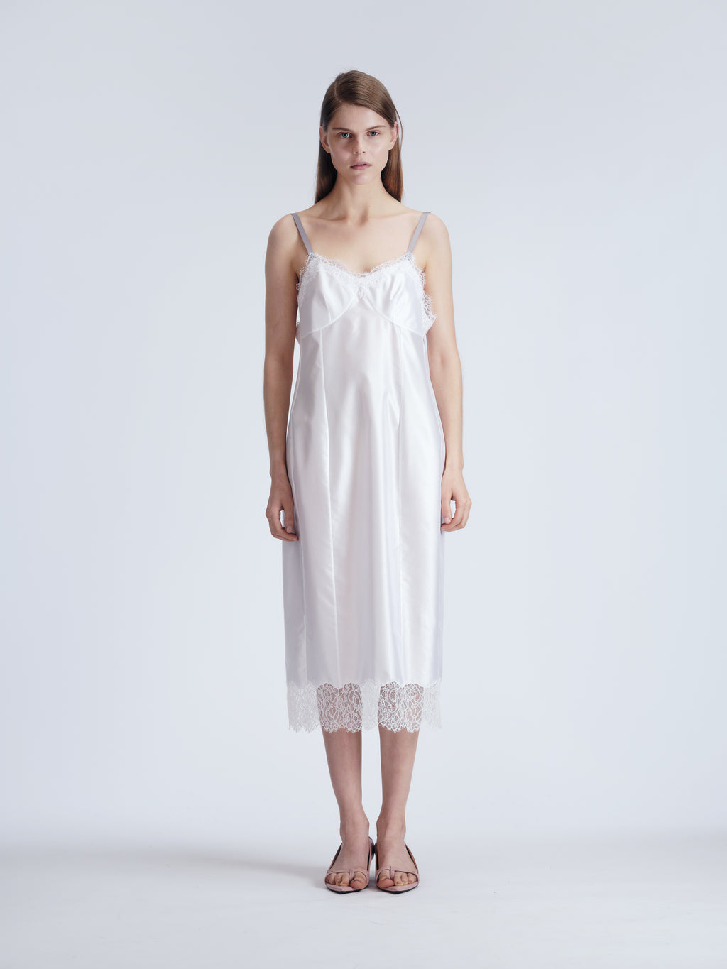 Robe lingerie en soie technique pressée
