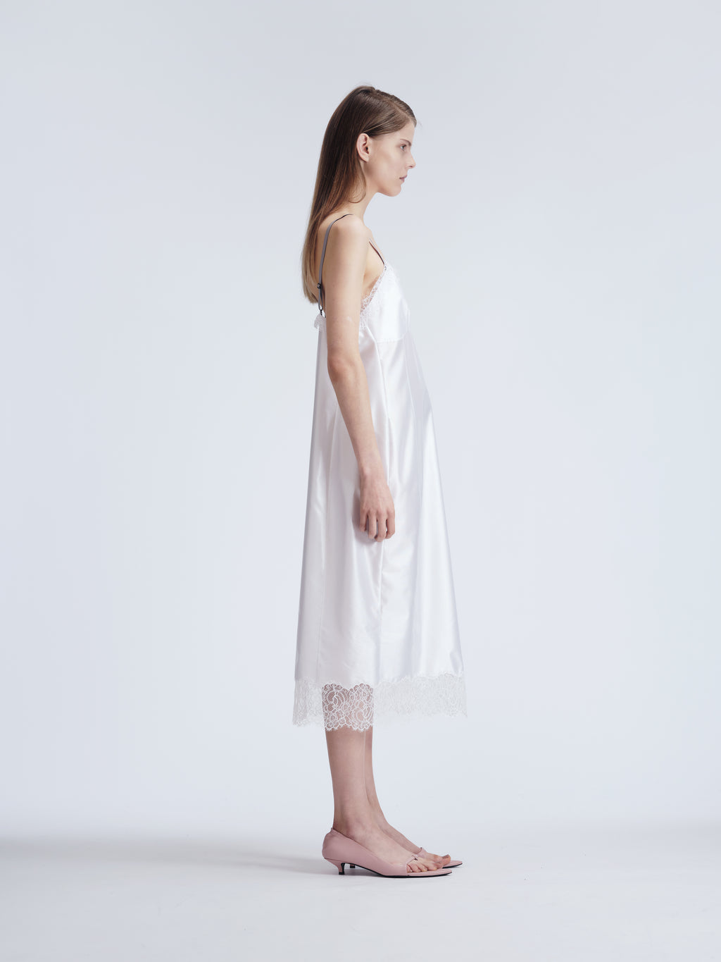 Robe lingerie en soie technique pressée