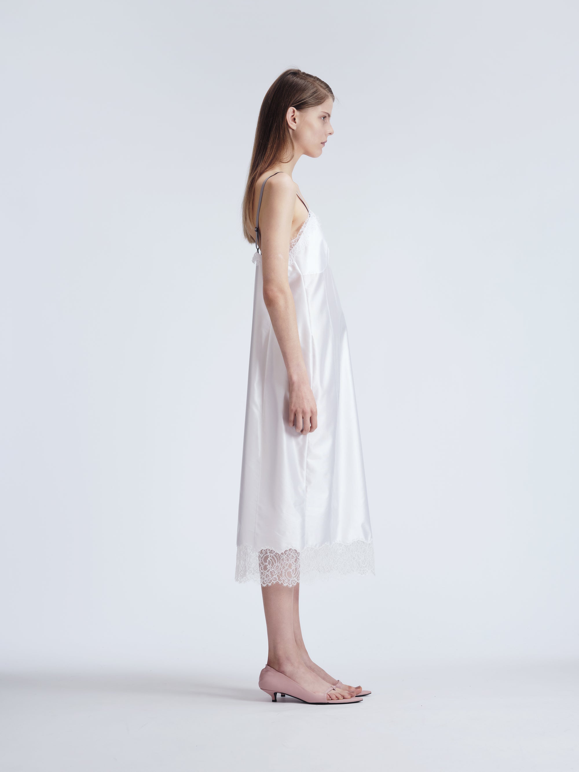 Robe lingerie en soie technique pressée