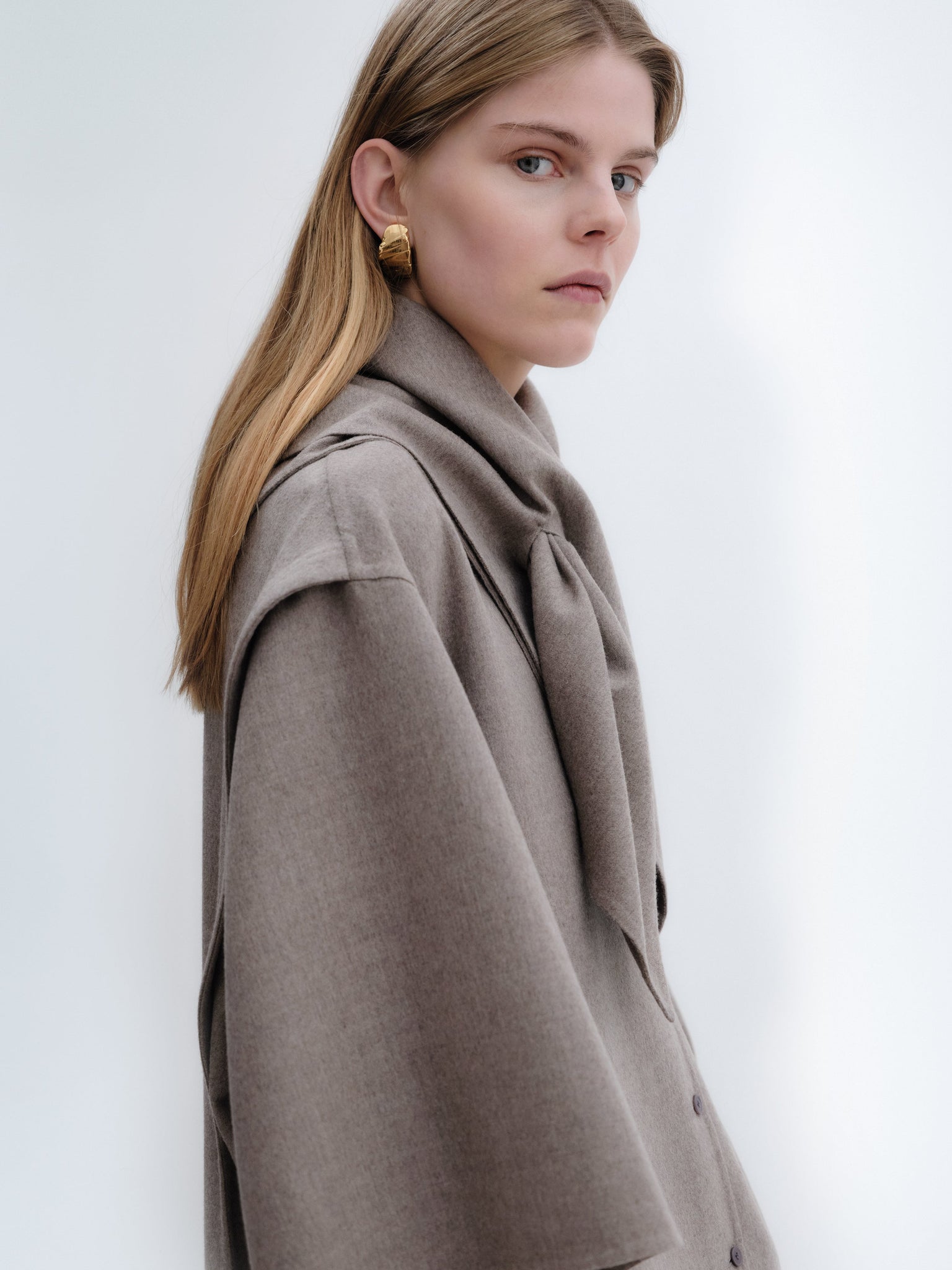 Knotted scarf in light double face wool