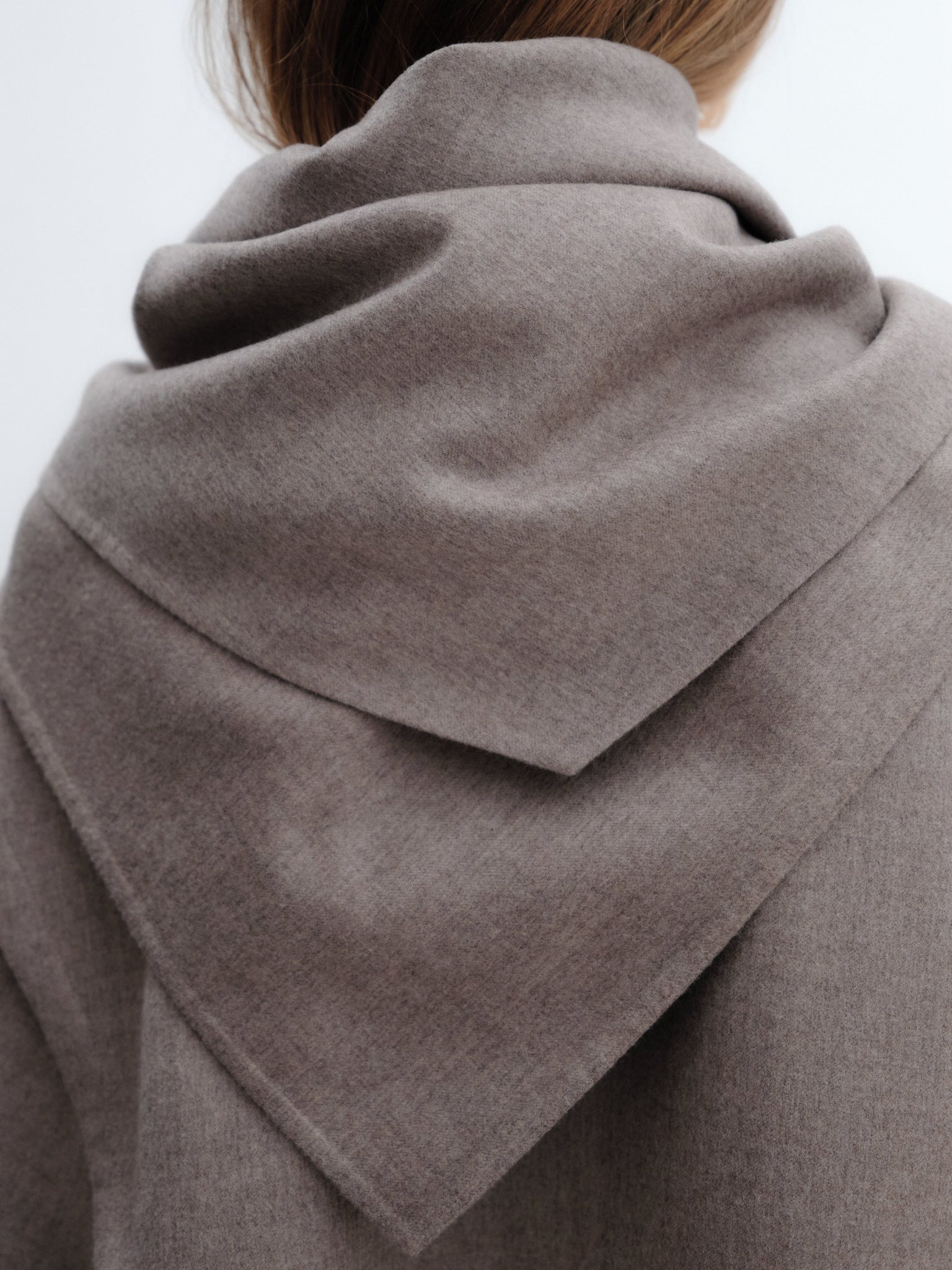 Knotted scarf in light double face wool