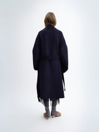 Manteau ceinturé en laine double face bleu nuit