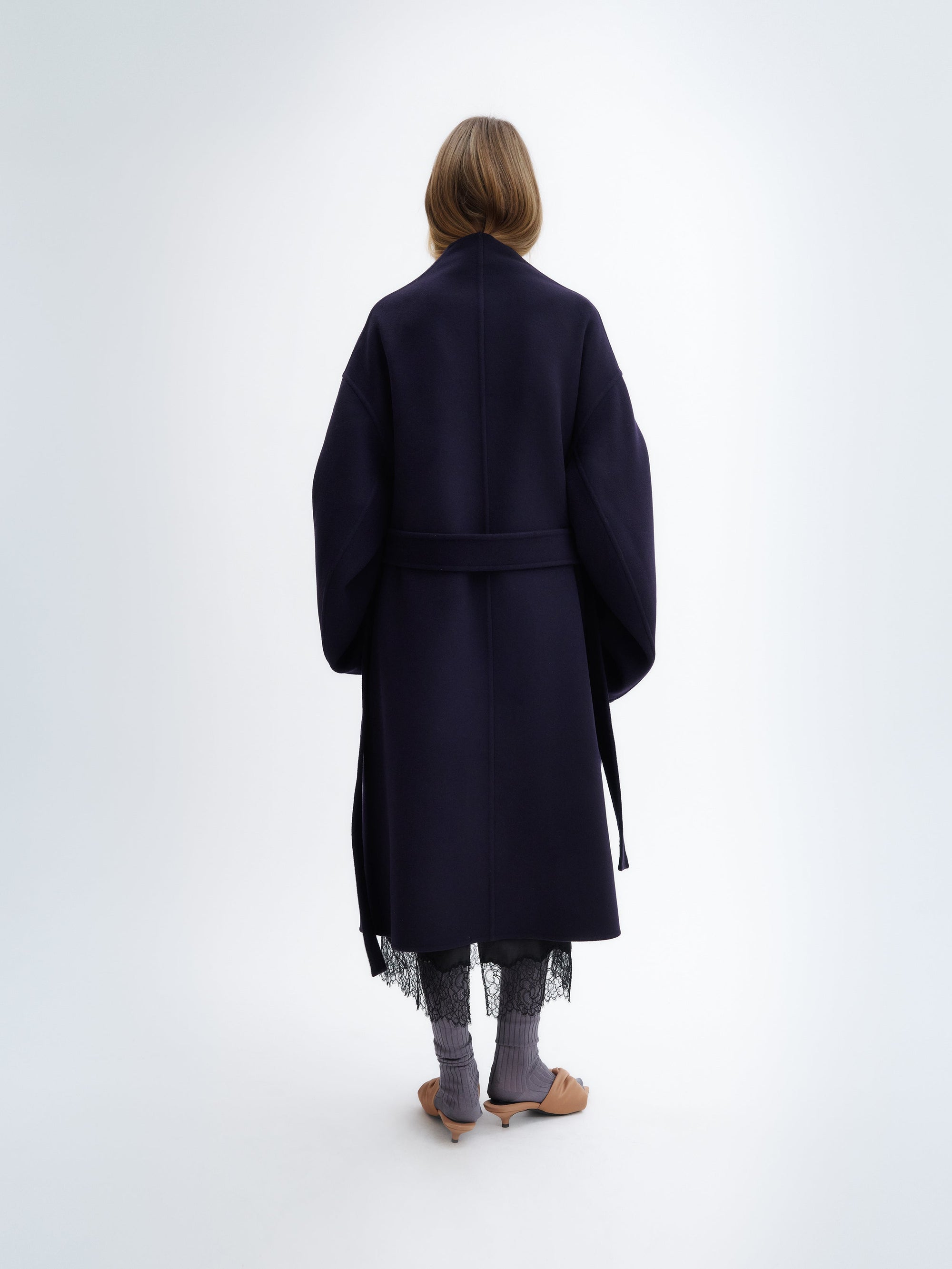 Manteau ceinturé en laine double face bleu nuit