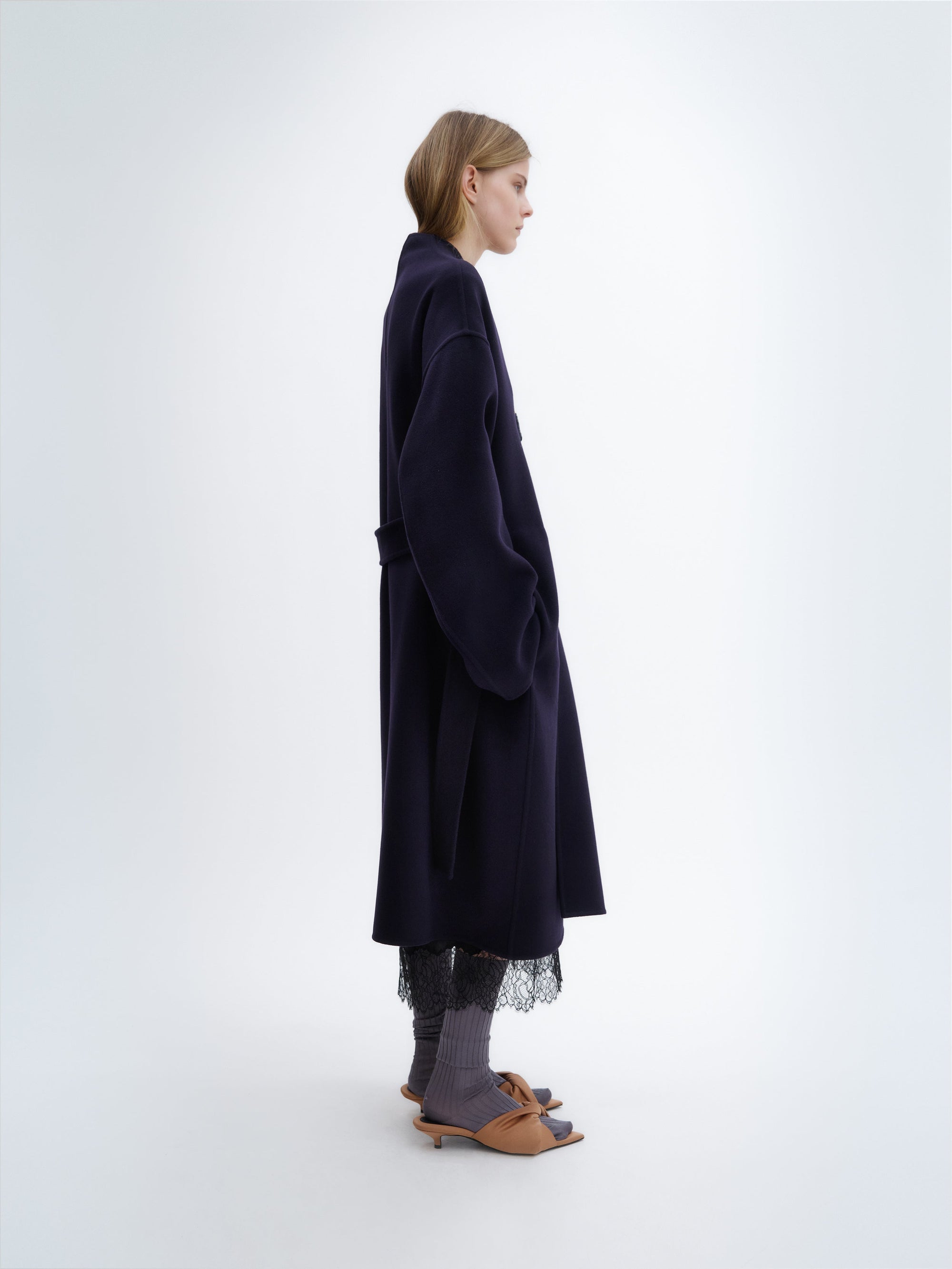 Manteau ceinturé en laine double face bleu nuit