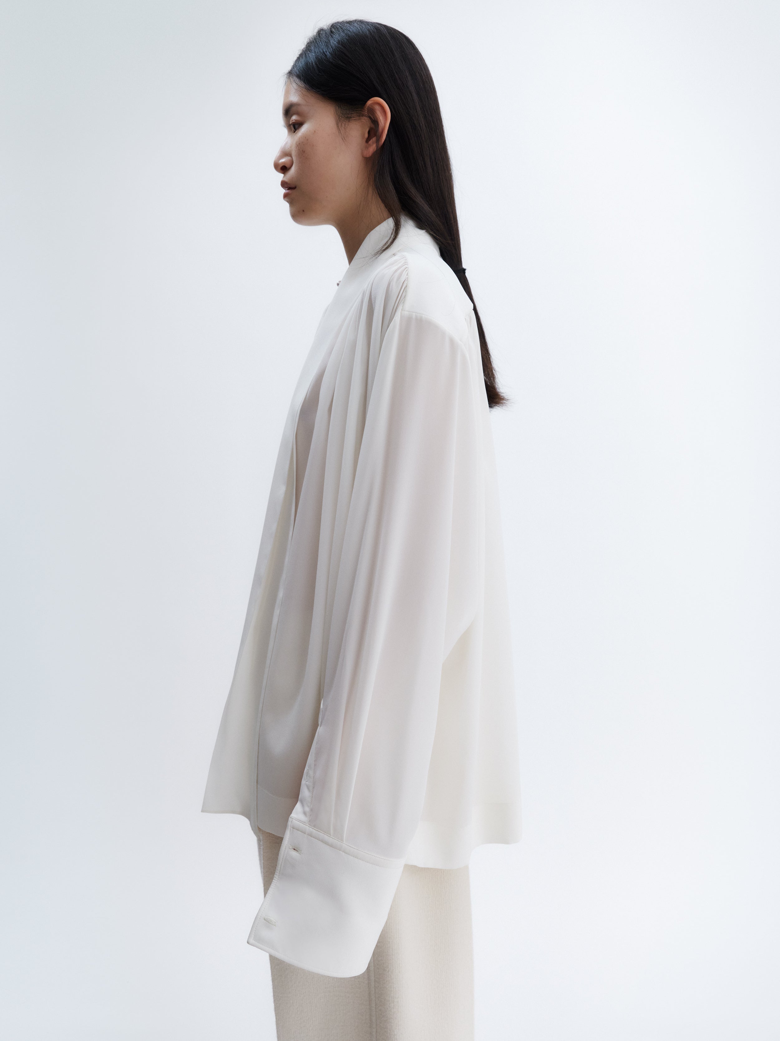 Gathered blouse in silk crepe de chine