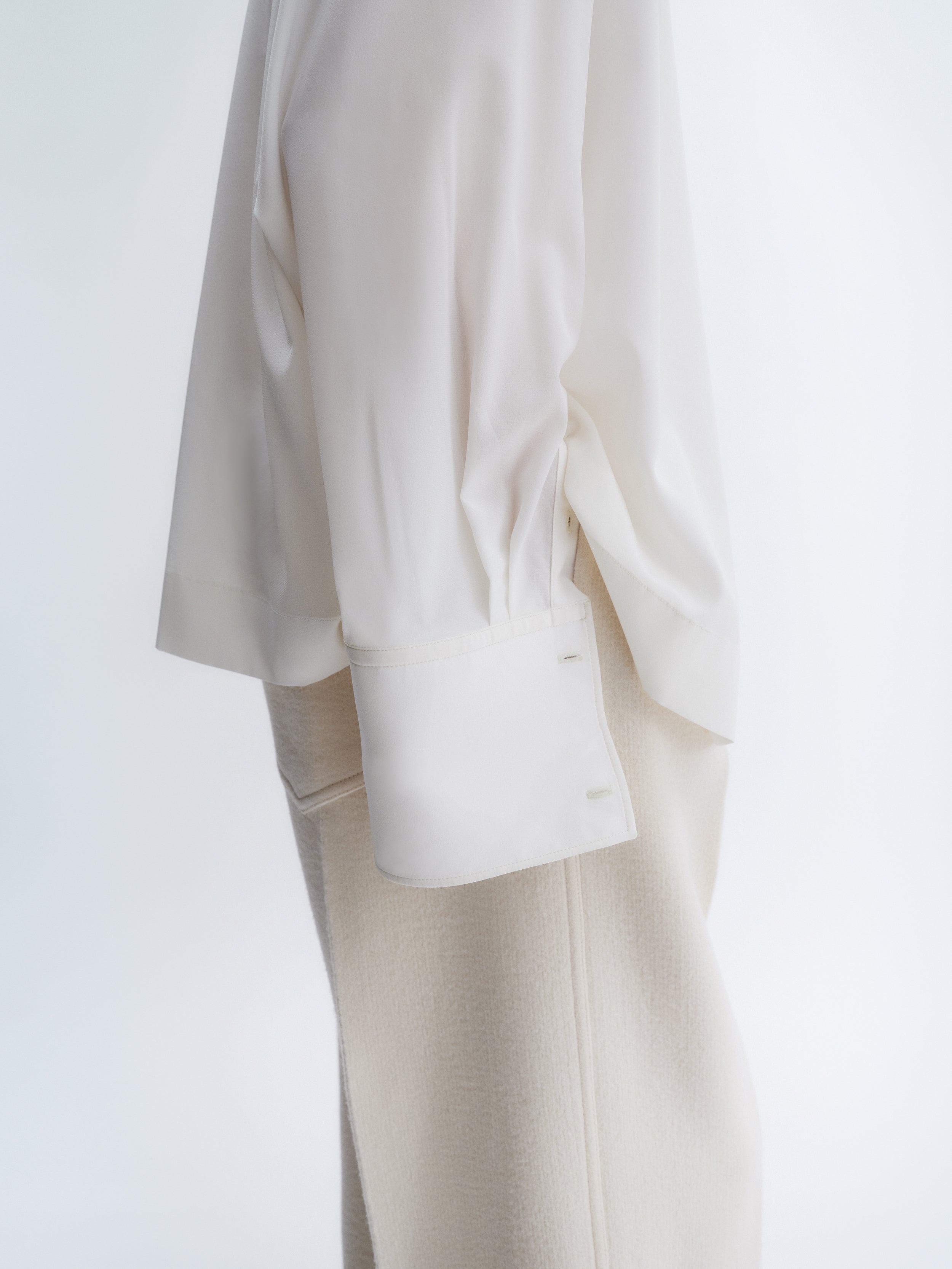 Gathered blouse in silk crepe de chine