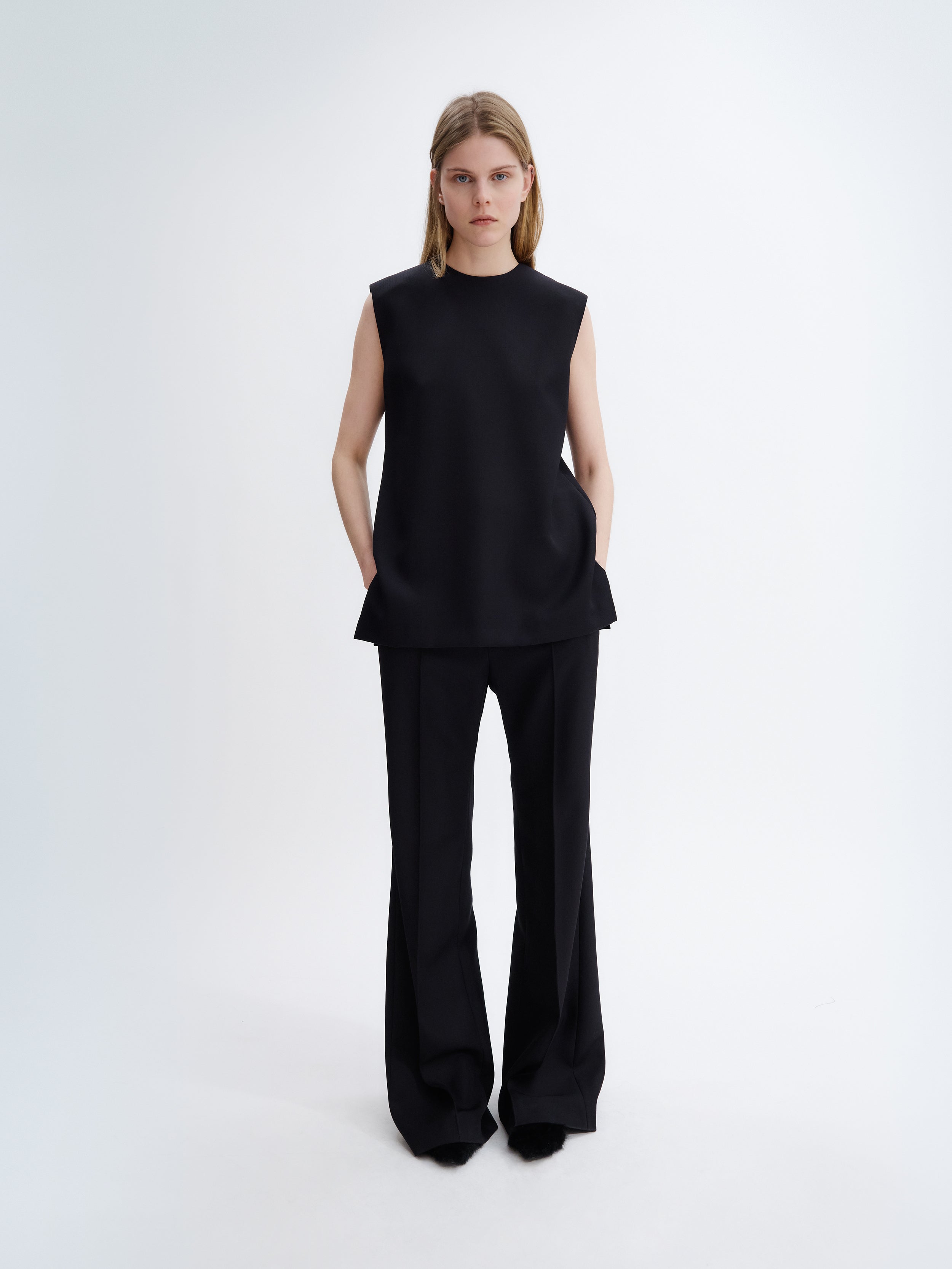 Flared trousers in grain de poudre