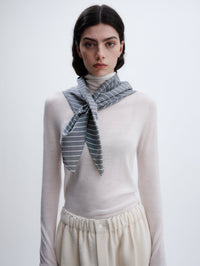 Knotted scarf in silk stripe