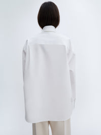 Patch pocket shirt in light shirting