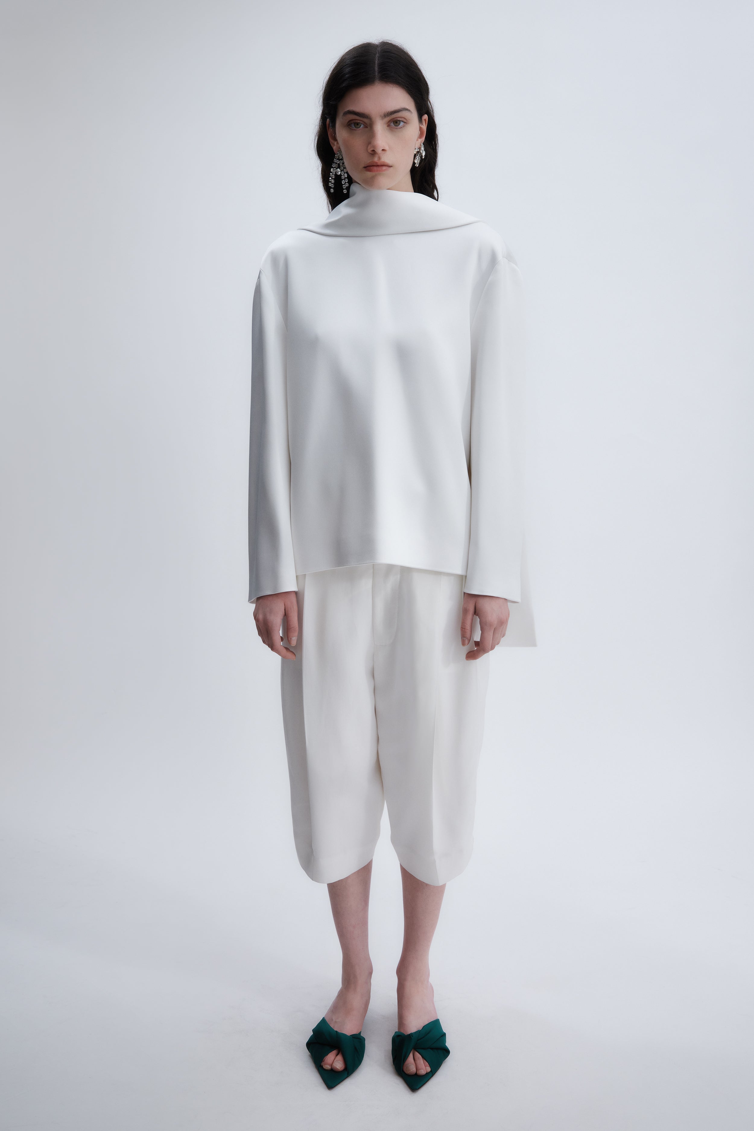 Blouse col écharpe en satin double