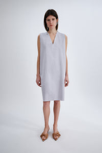V-neck dress in matt poplin