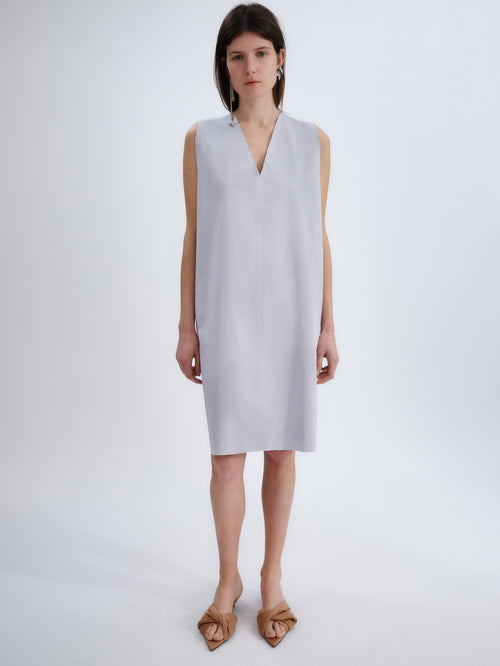 V-neck dress in matt poplin
