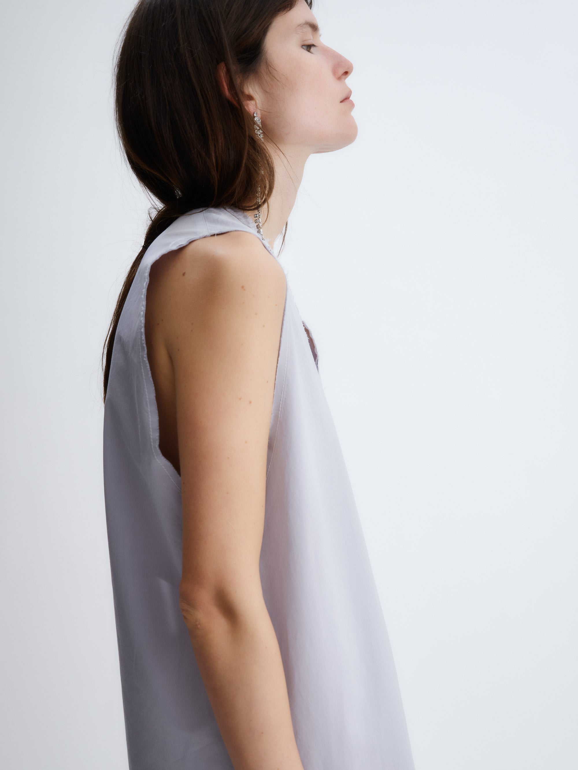 V-neck dress in matt poplin