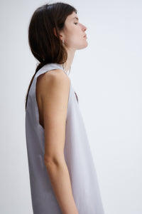 V-neck dress in matt poplin