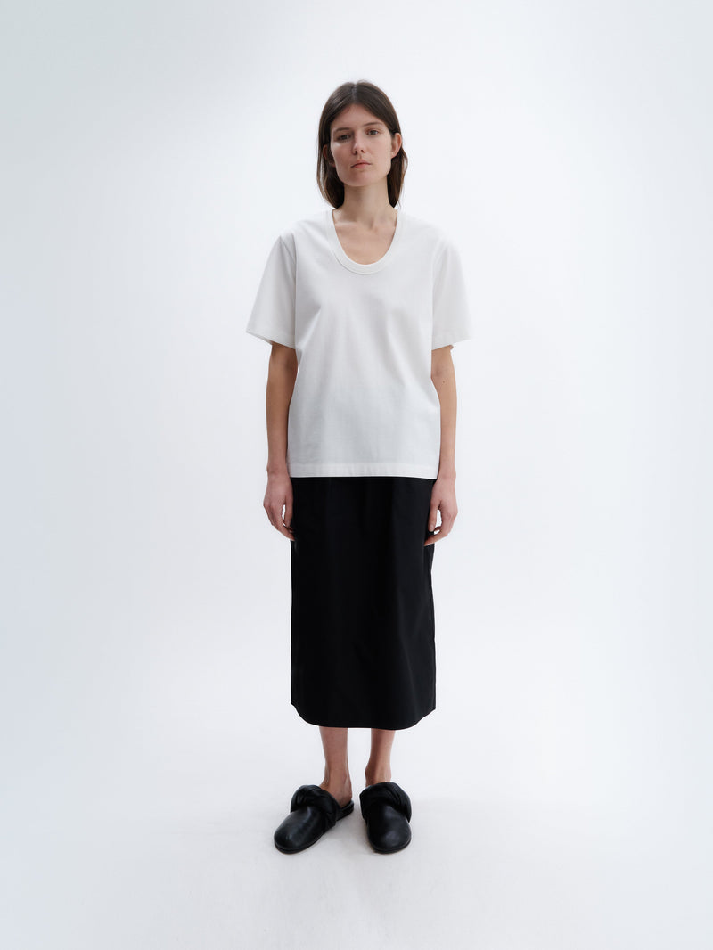 Pearl scoop neck T-shirt in classic jersey