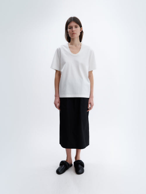 Pearl scoop neck T-shirt in classic jersey