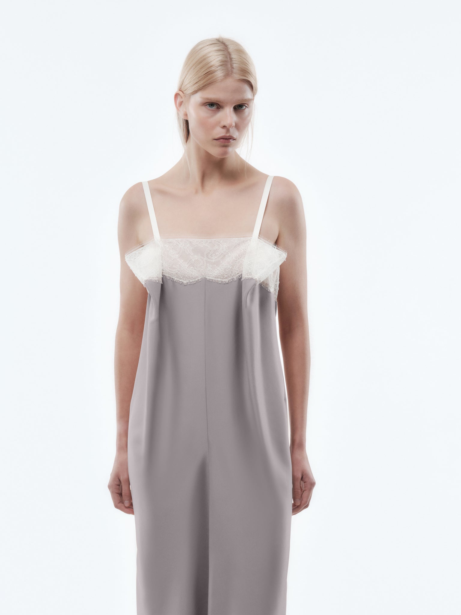 Robe en dentelle en soie habotai