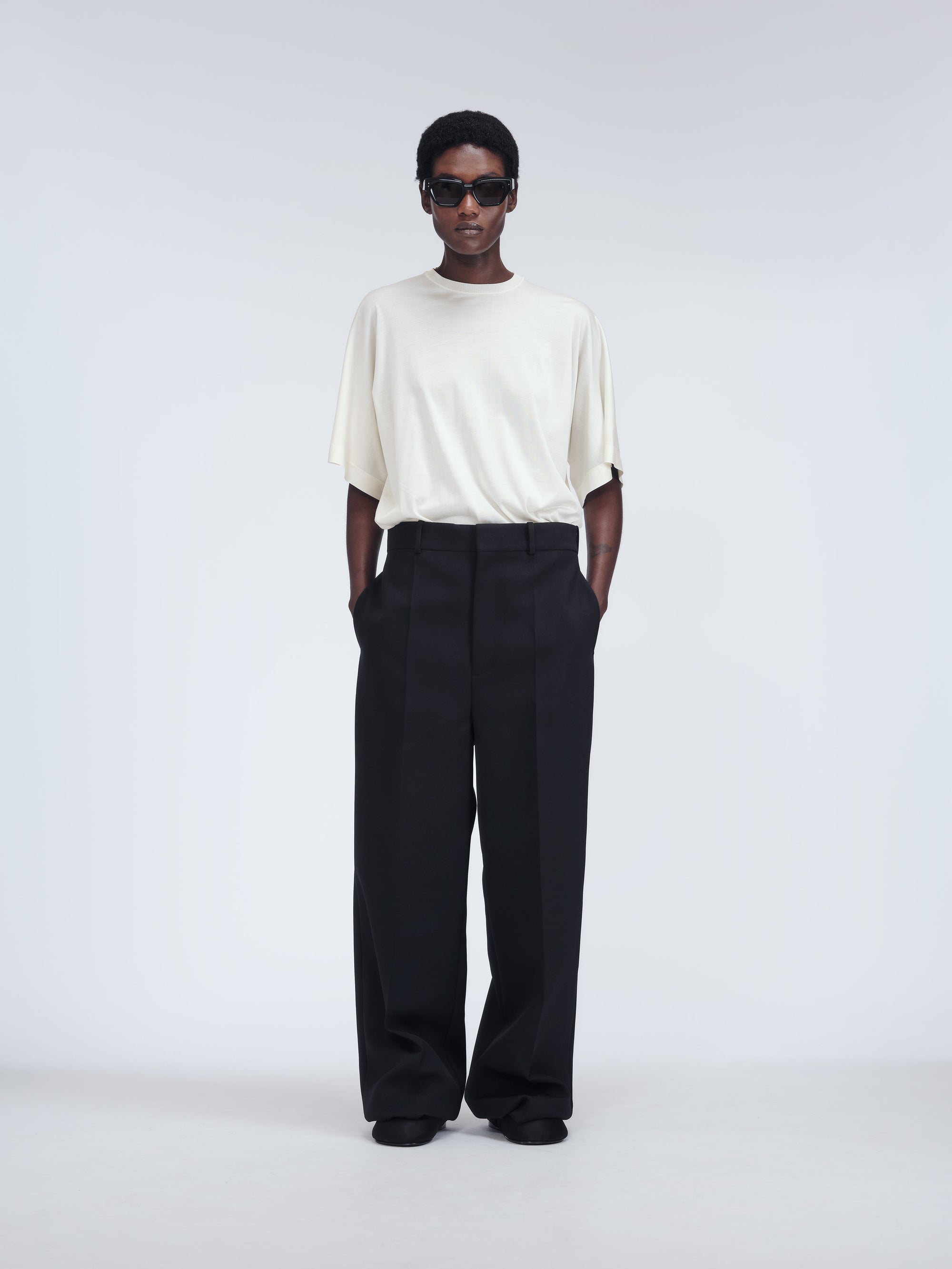 Straight leg trousers in technical cady