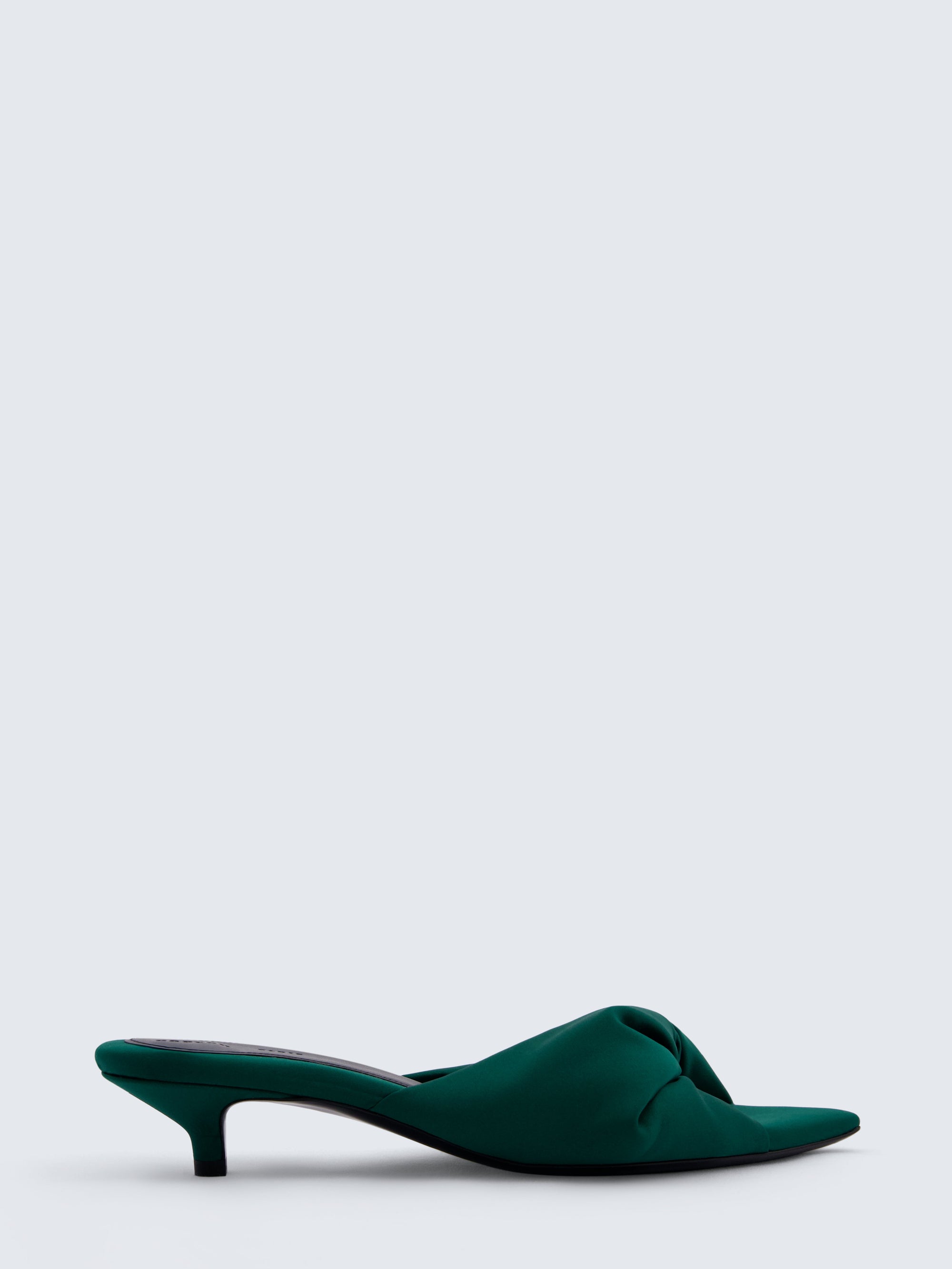 Coupole knotted open toe in satin
