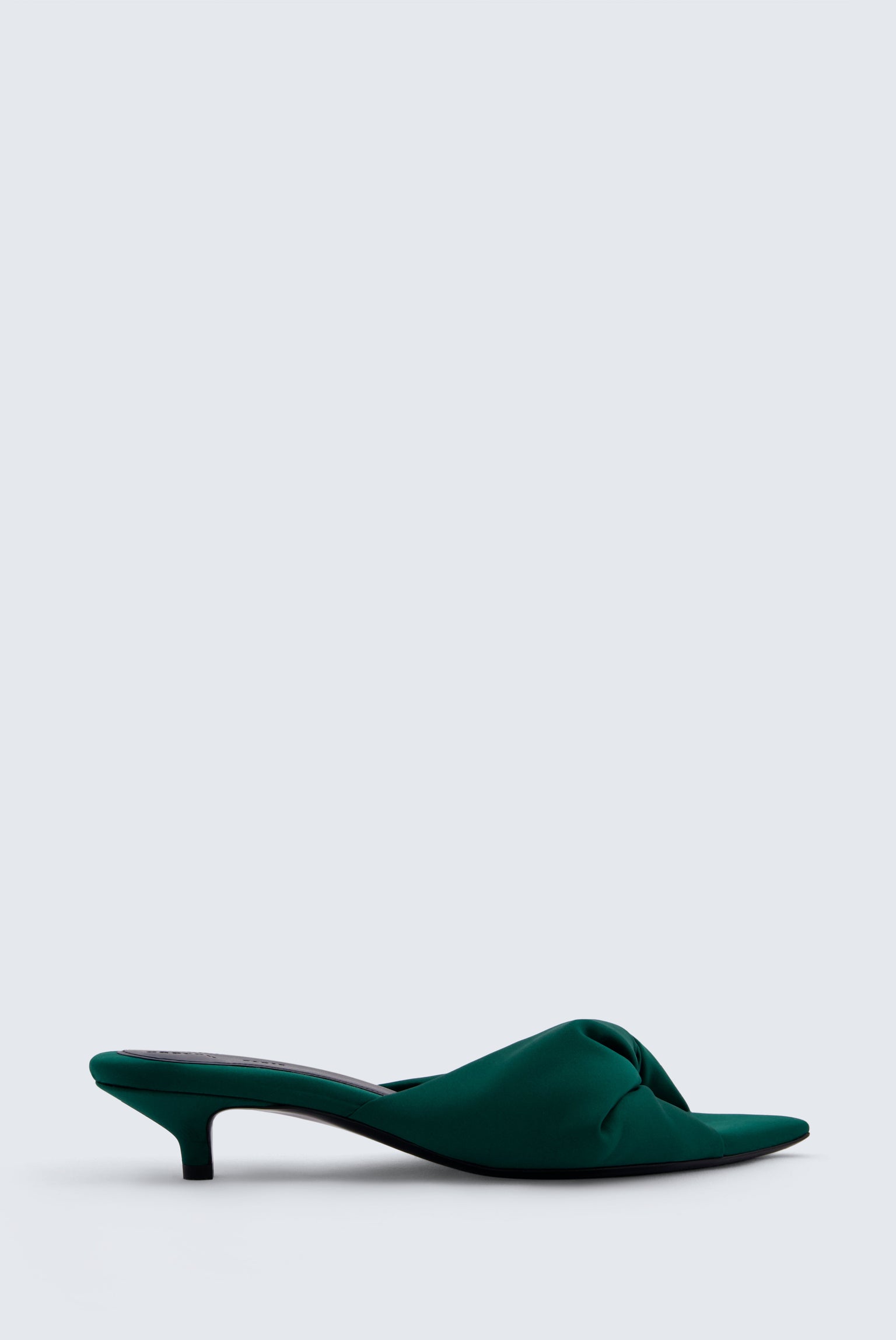 Coupole knotted open toe in satin