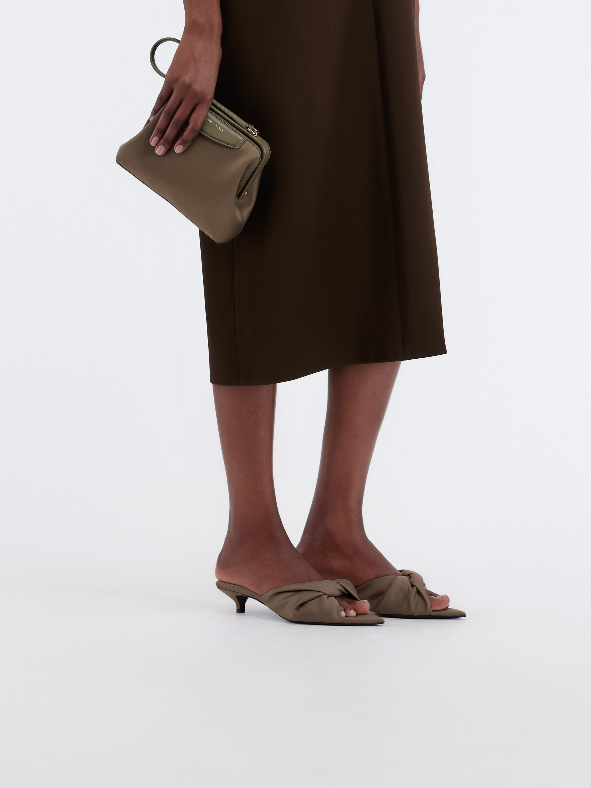 Coupole knotted open toe in satin jersey