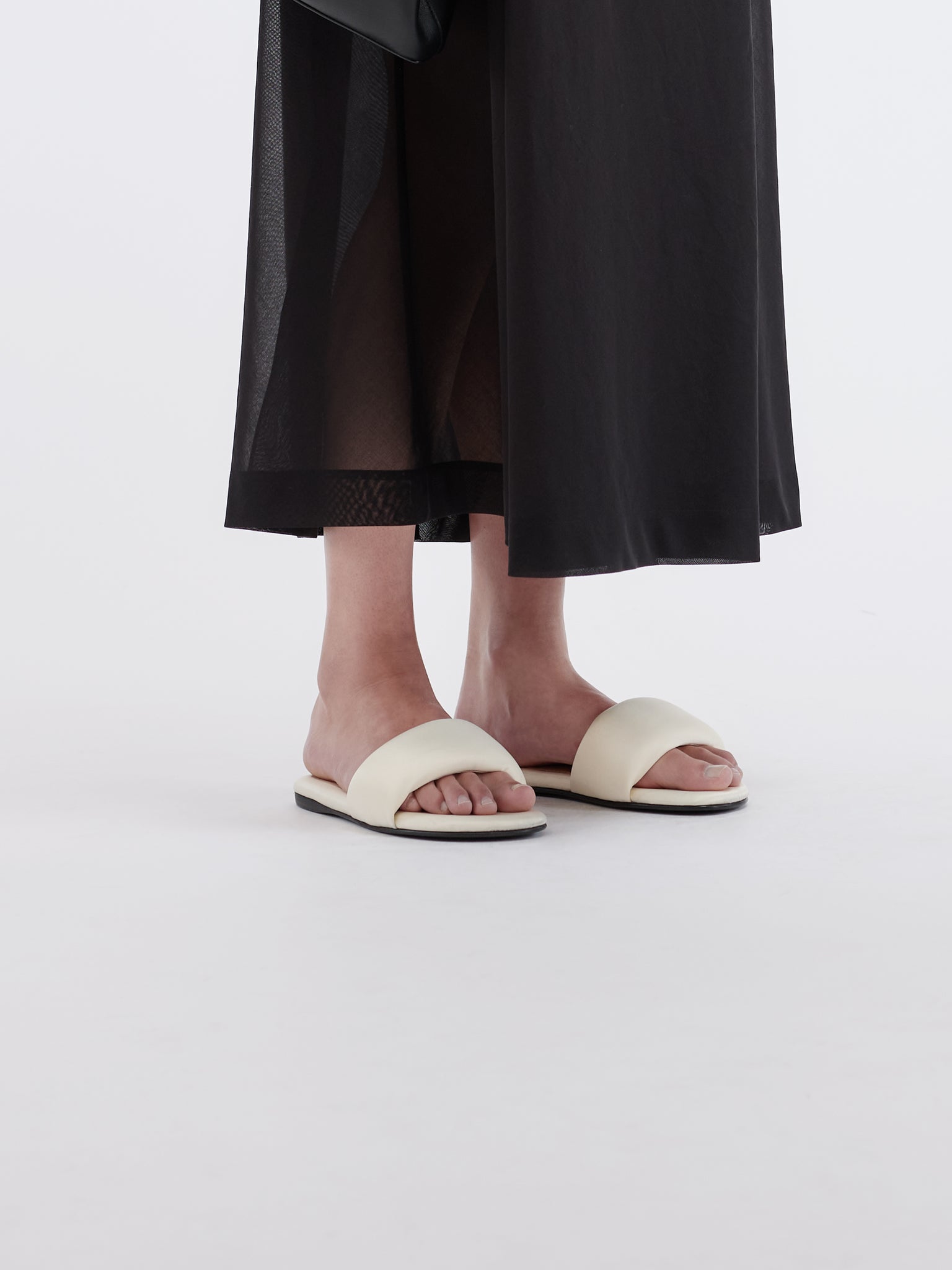 Garnier padded slides in nappa leather