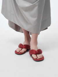 Sandale Garnier ouatinée en satin mat