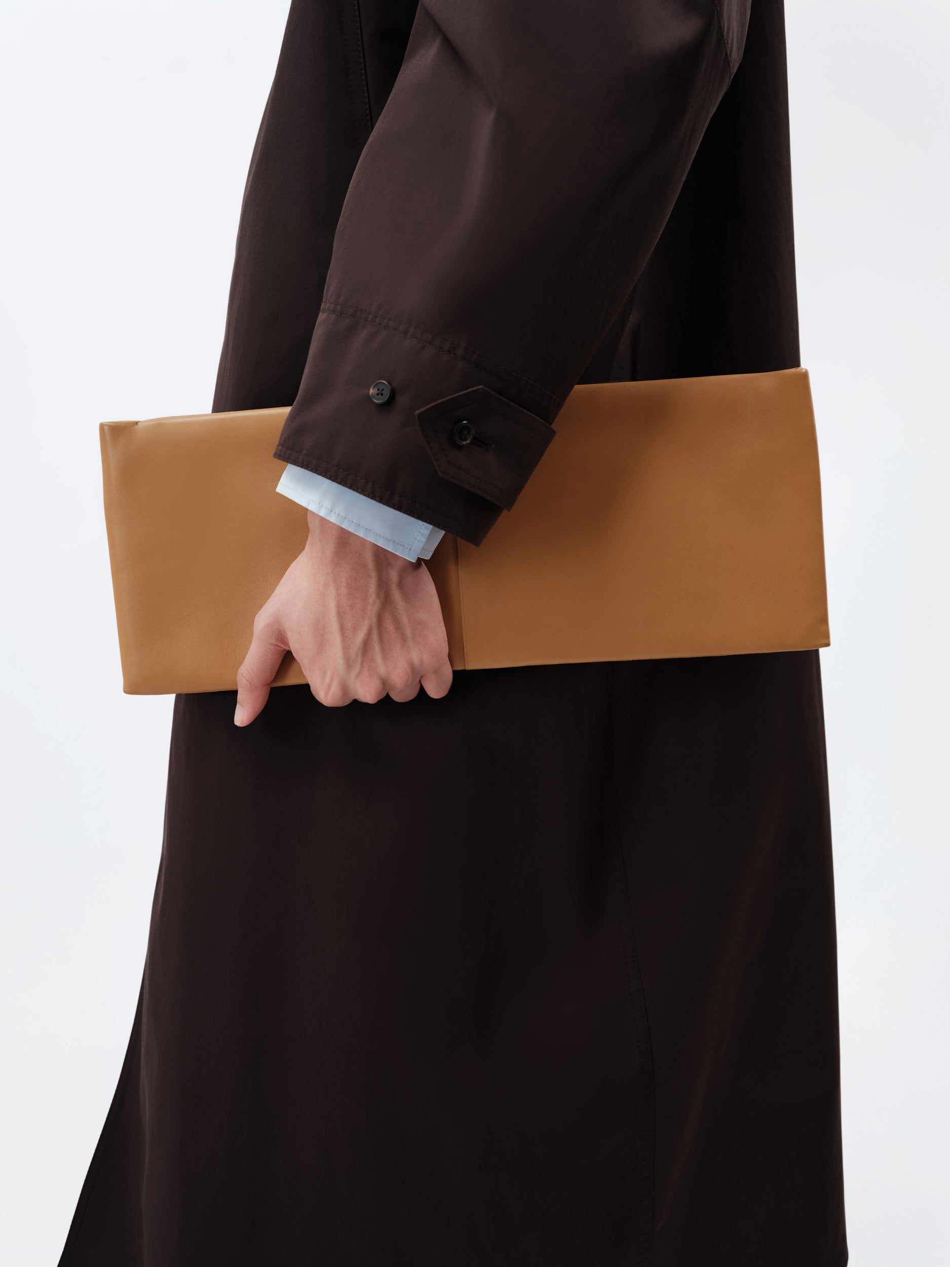 Louise flat clutch in nappa leather
