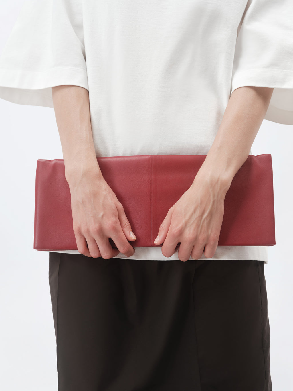 Louise flat clutch in nappa leather