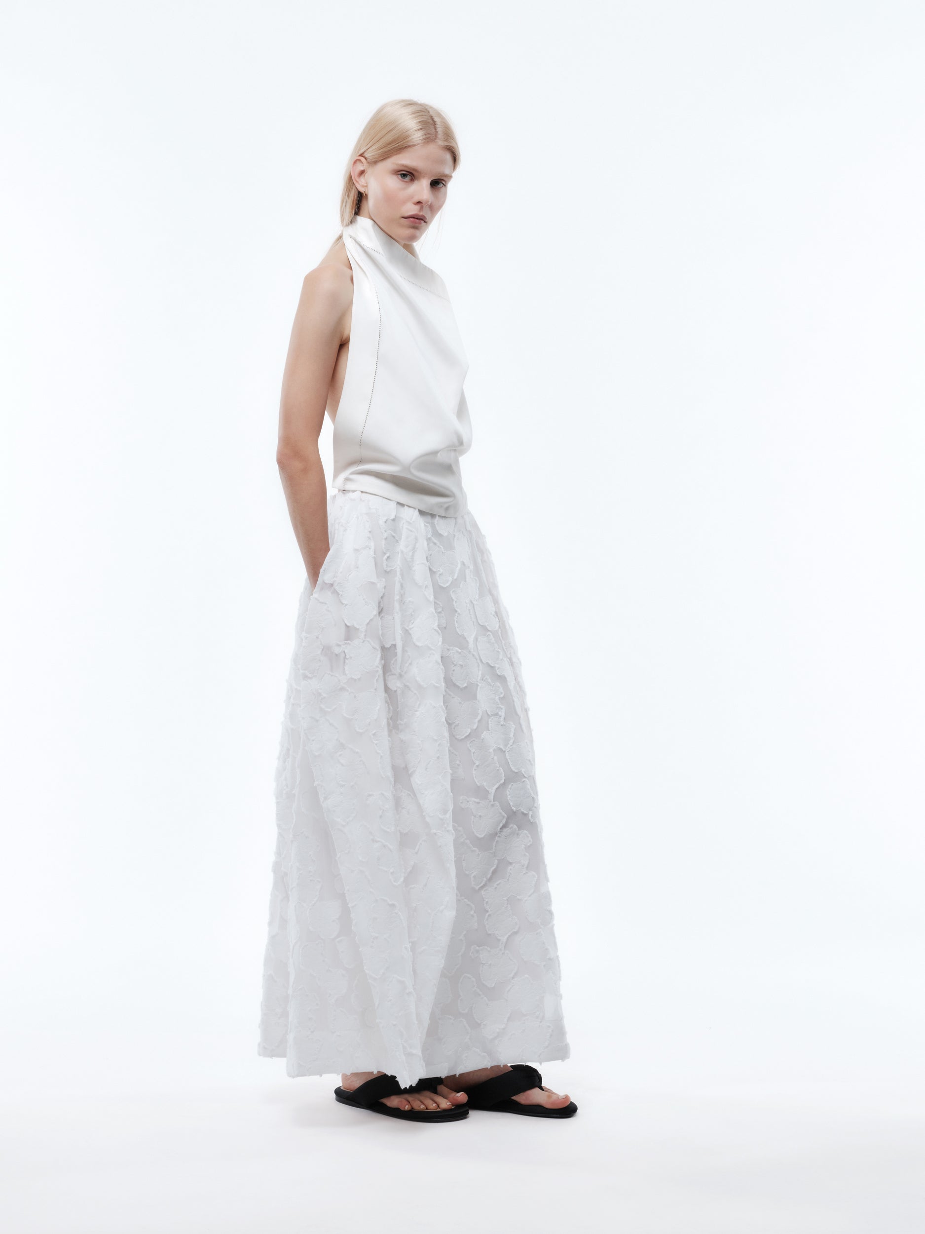 Jupe boule en jacquard coupé