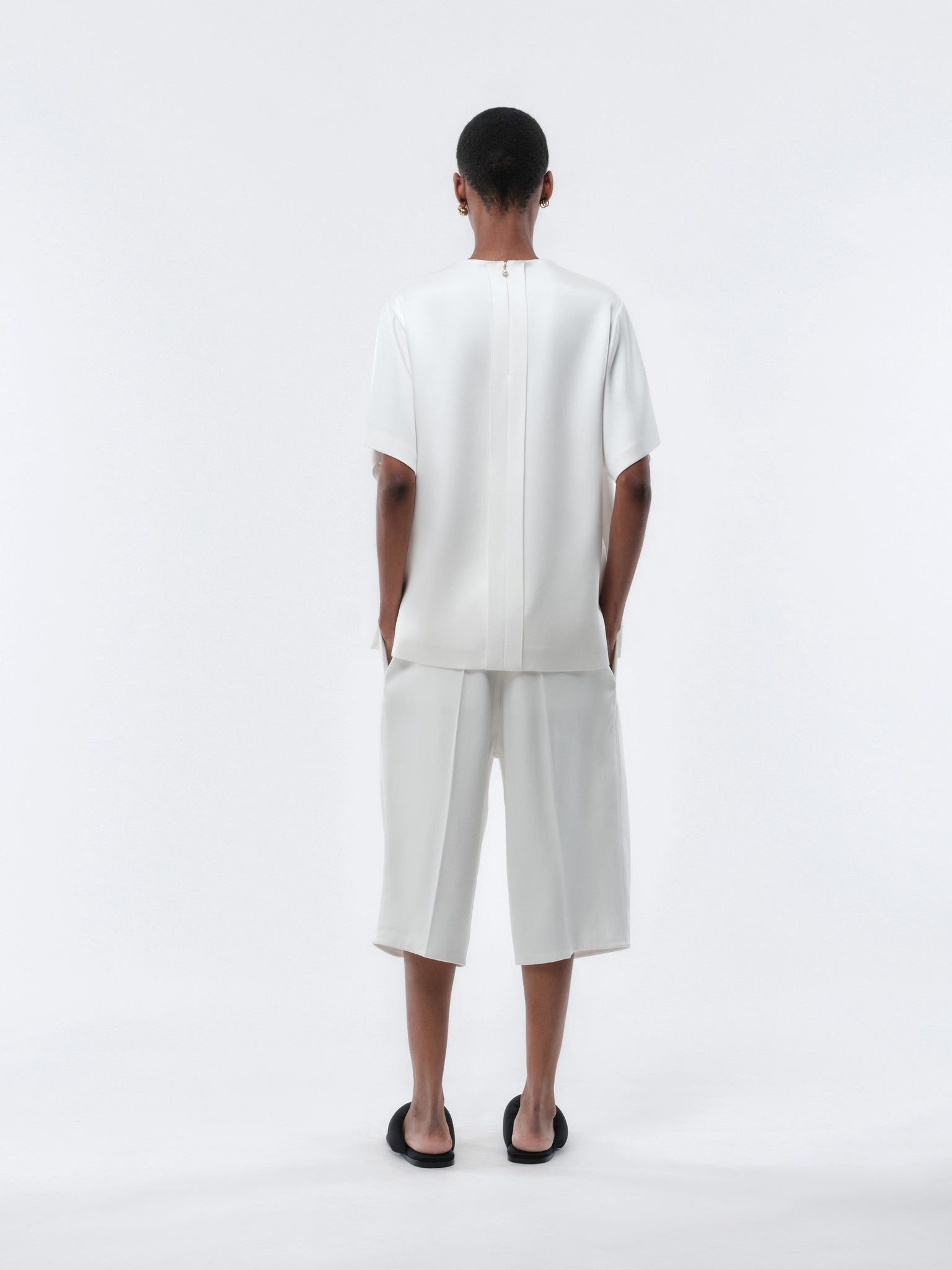 Pleat-front Bermudas in light double satin