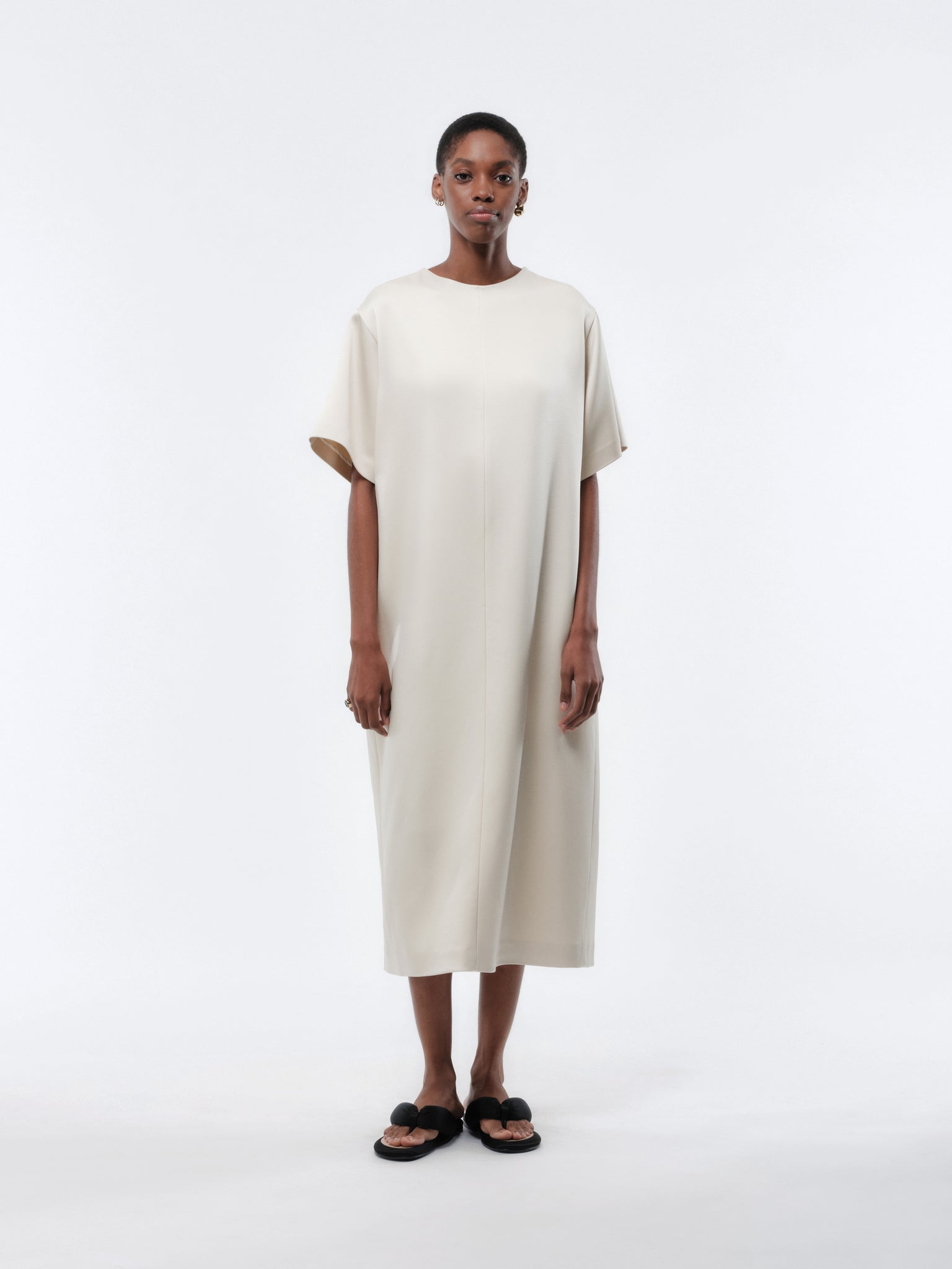 Straight dress in light double satin