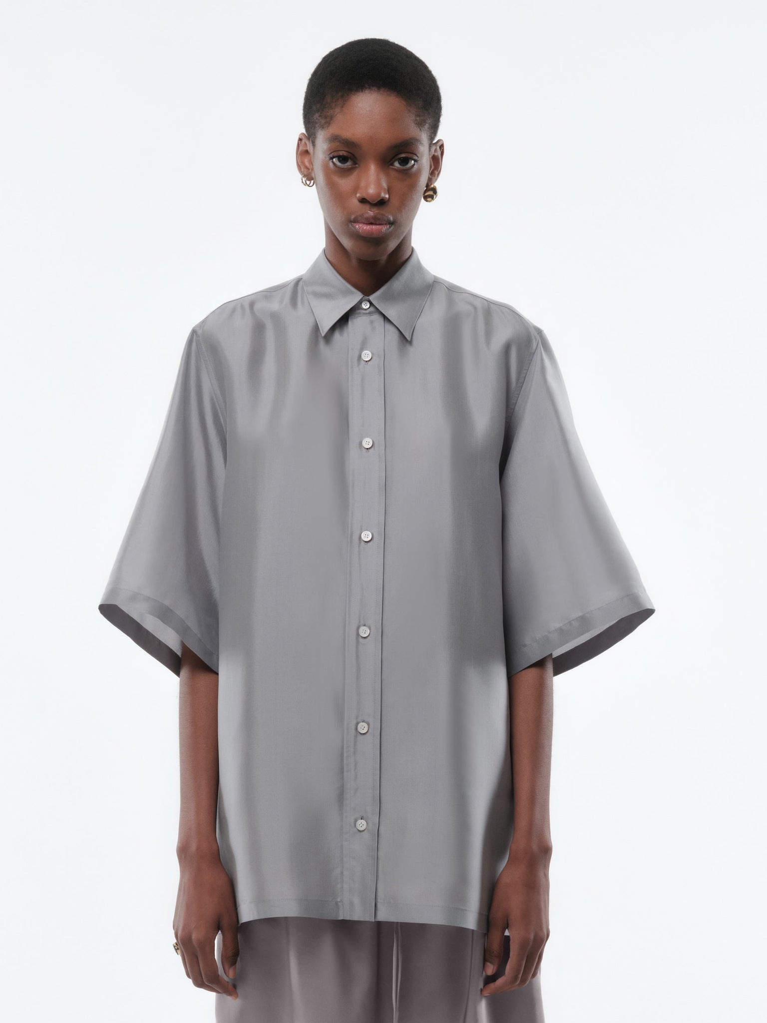 Short sleeve shirt in silk drap