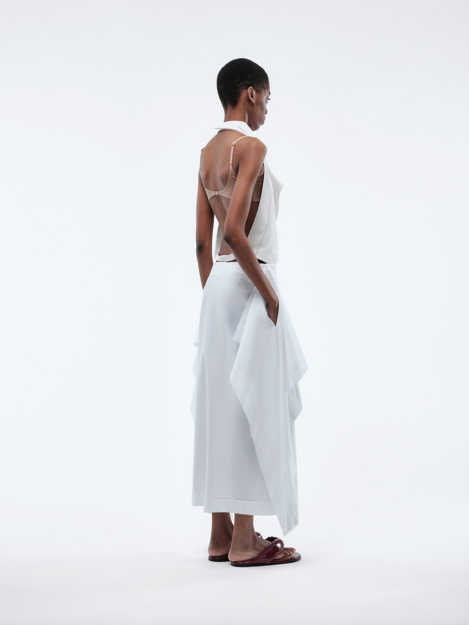 Haut dos nu en soie tailleur