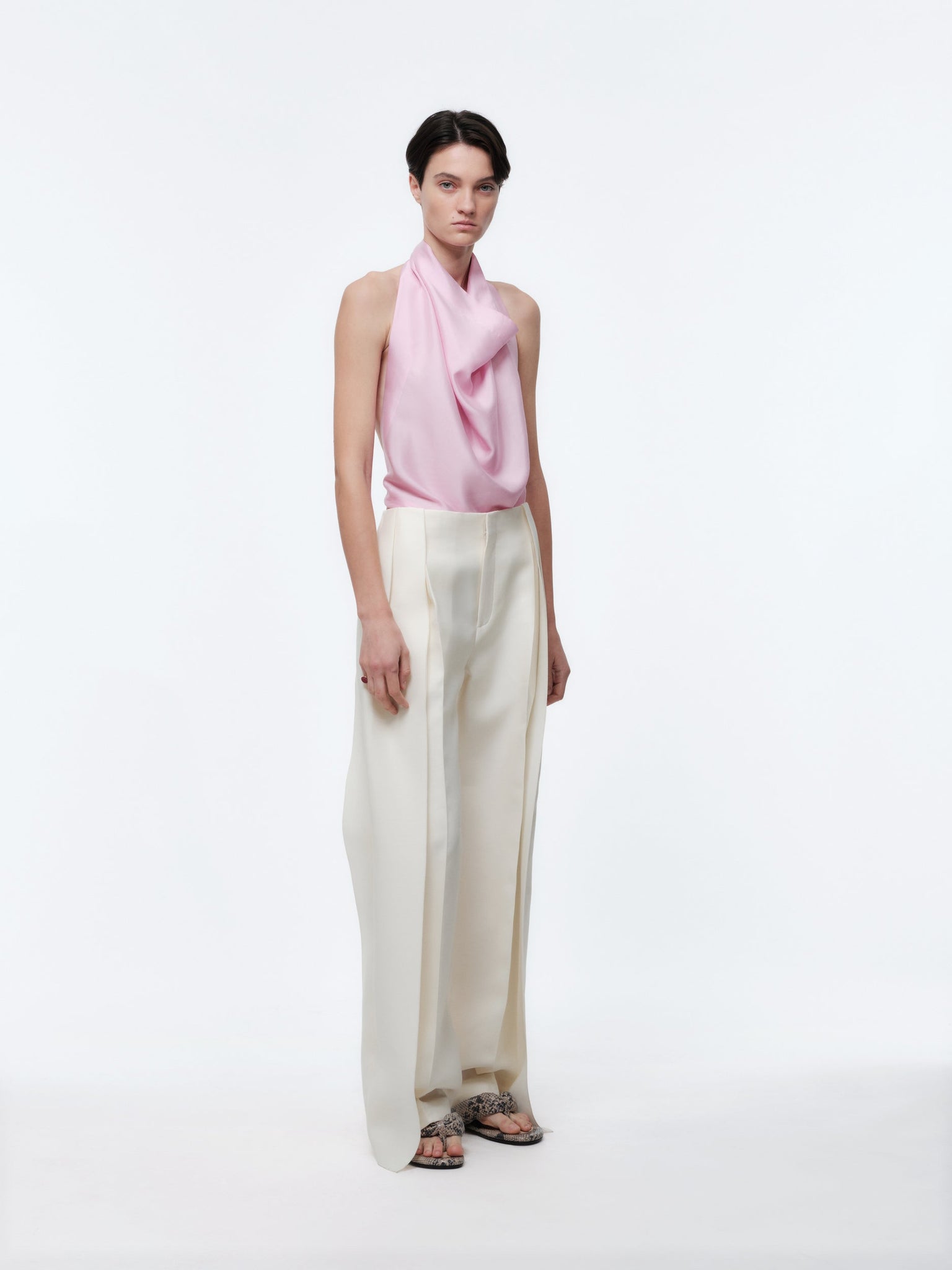 Backless top in silk drap