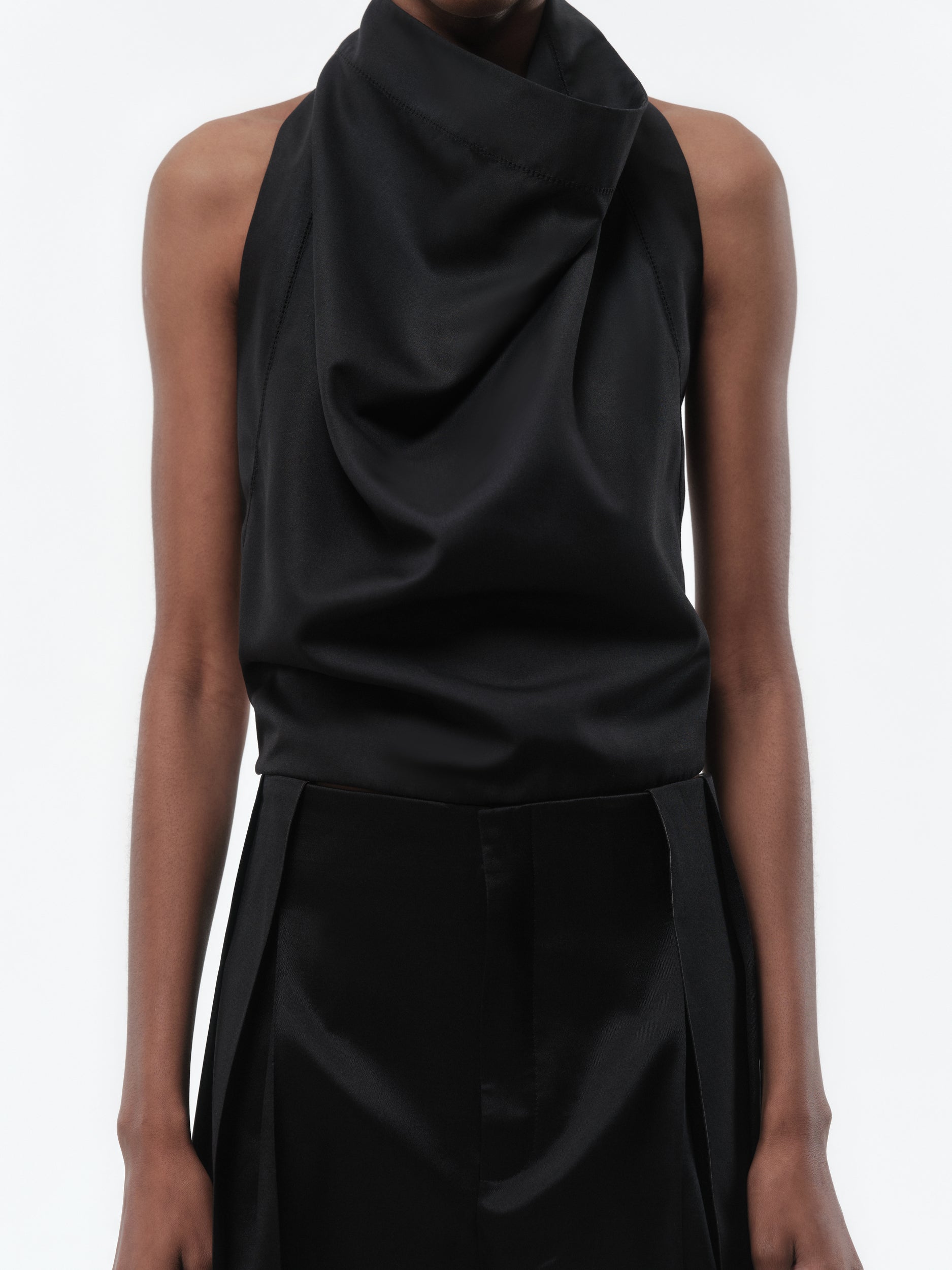 Backless top in silk suiting