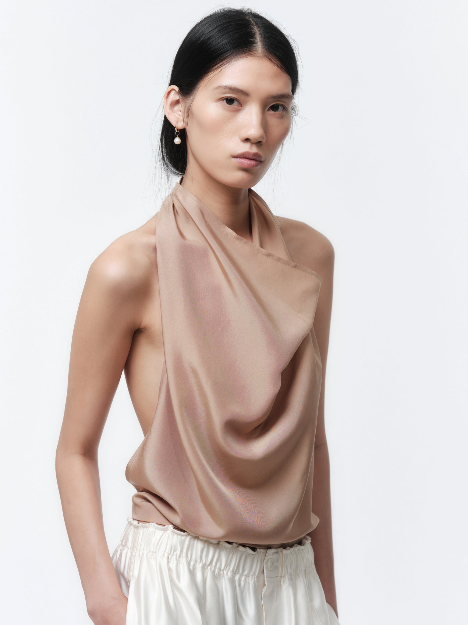 Backless top in silk habotai