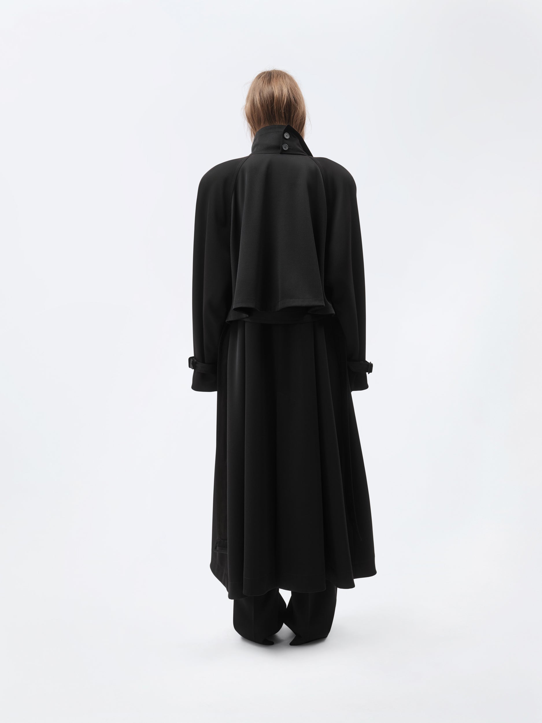 Trench en sergé de laine fluide