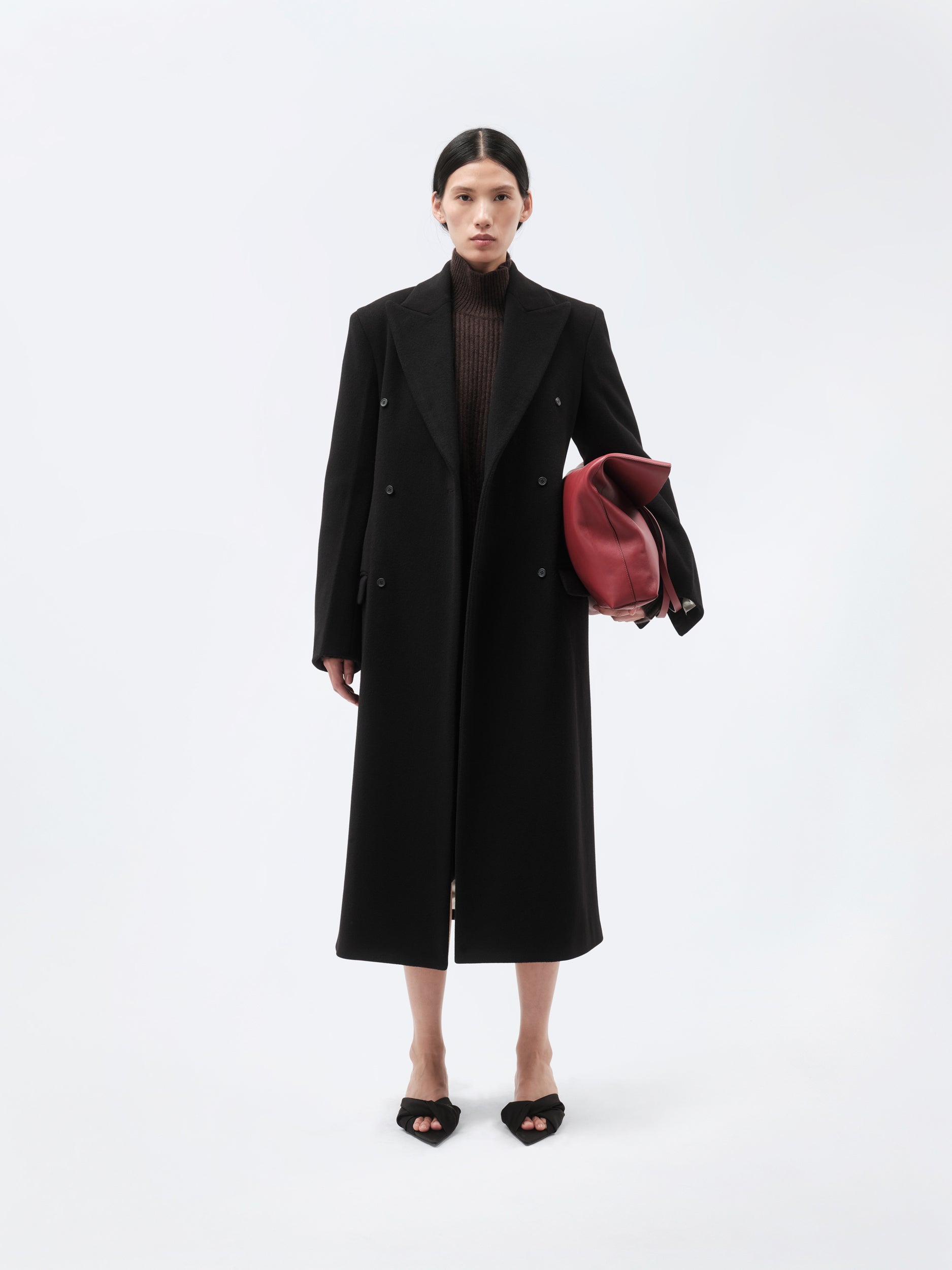 Manteau tailleur en drap de laine vierge