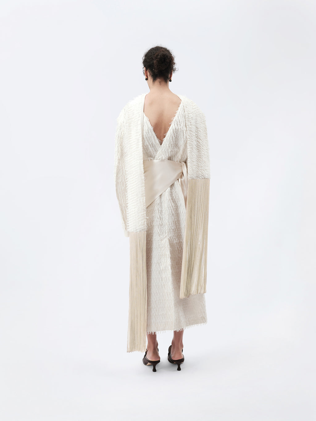 Fringed scarf in feather jacquard