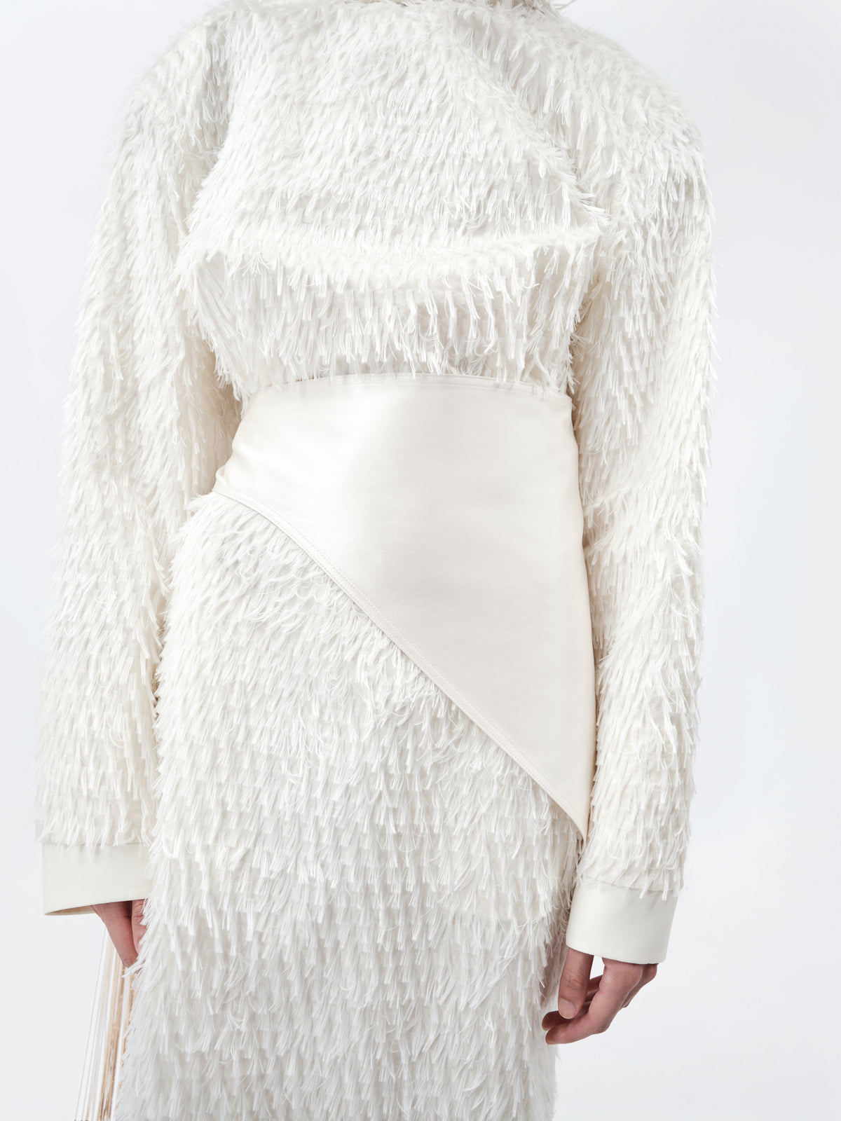 Fitted dress in feather jacquard