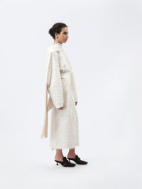 Fringed scarf in feather jacquard