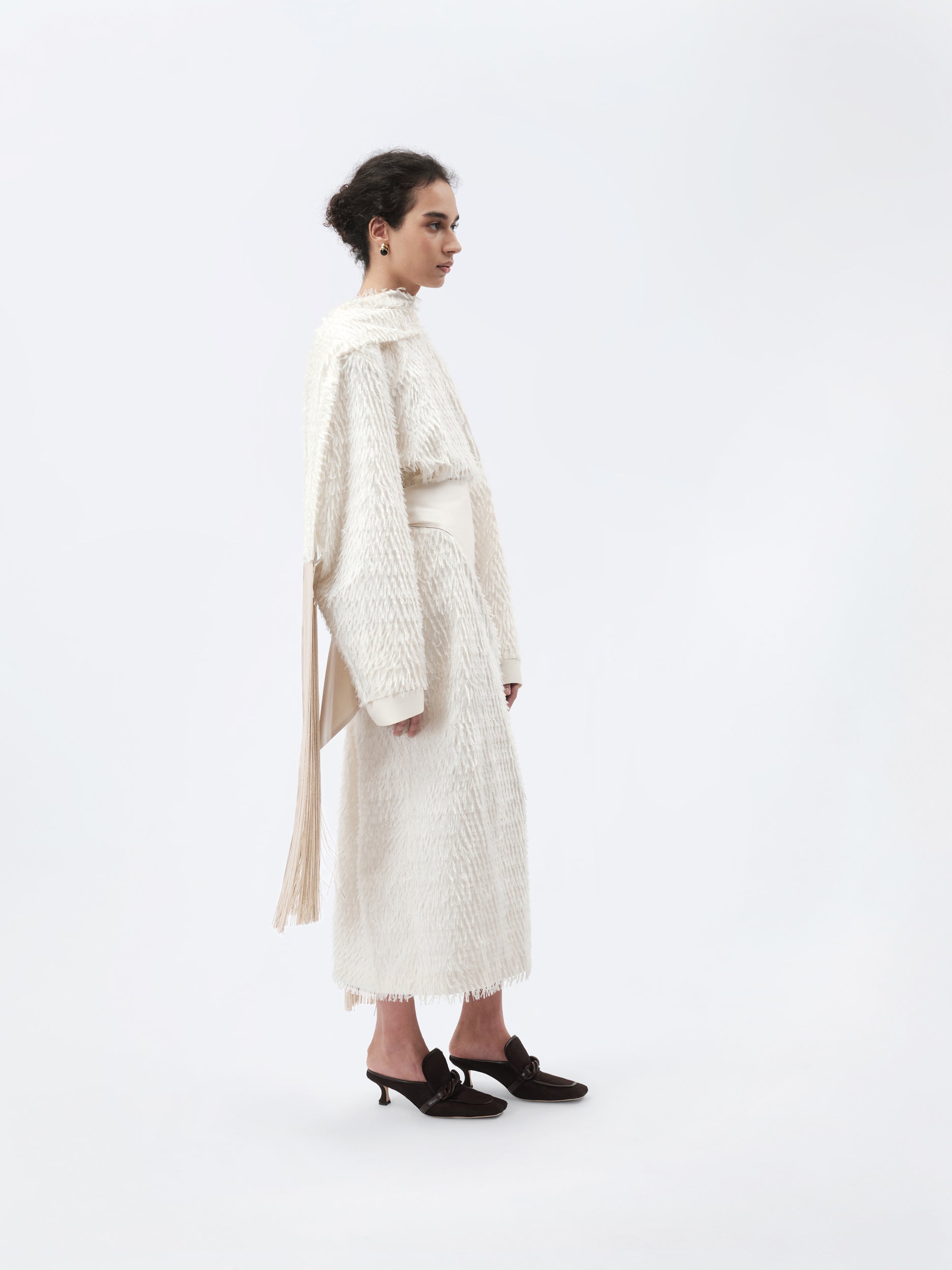 Fringed scarf in feather jacquard