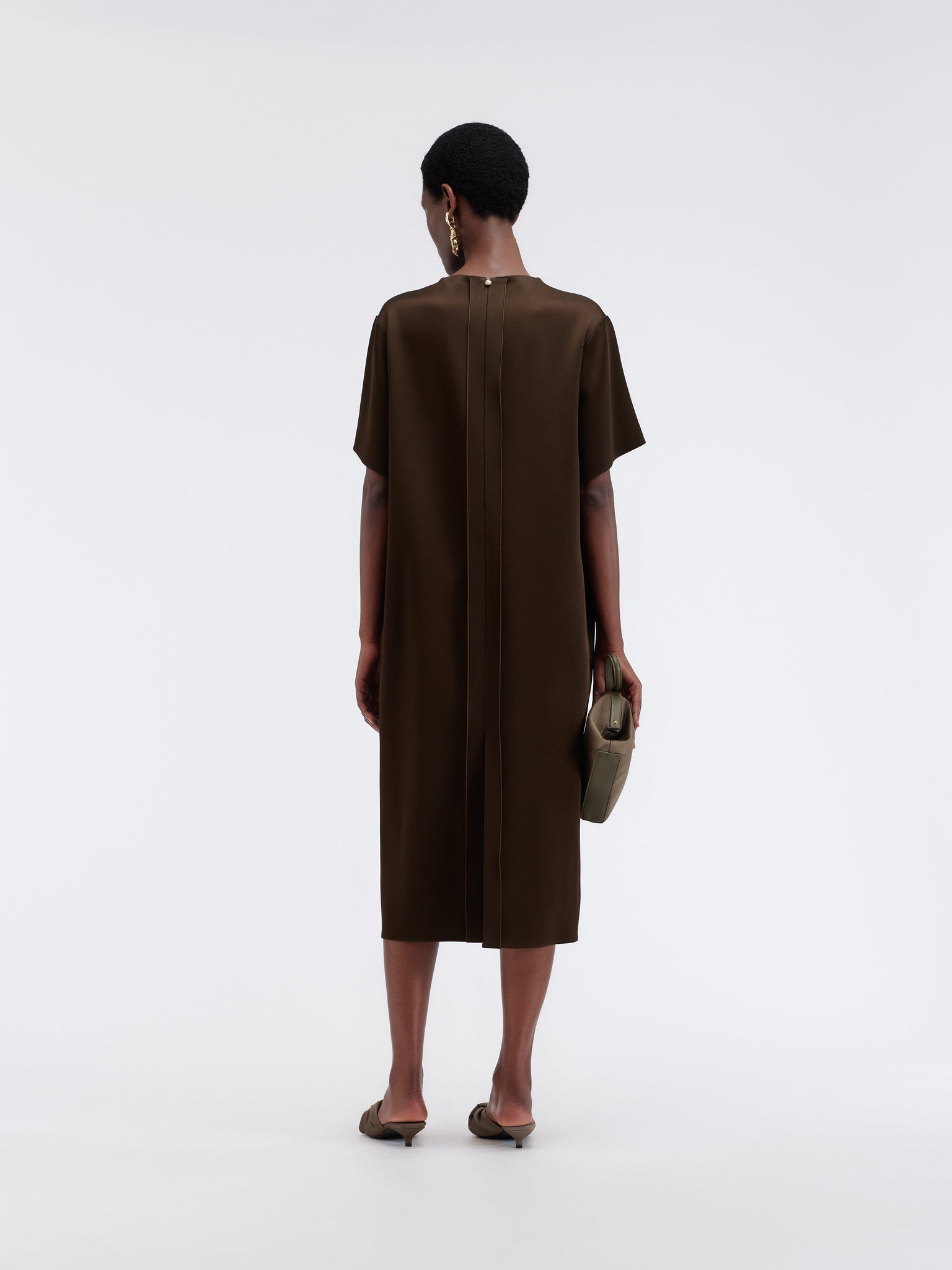 Robe à dos ouvert en satin double